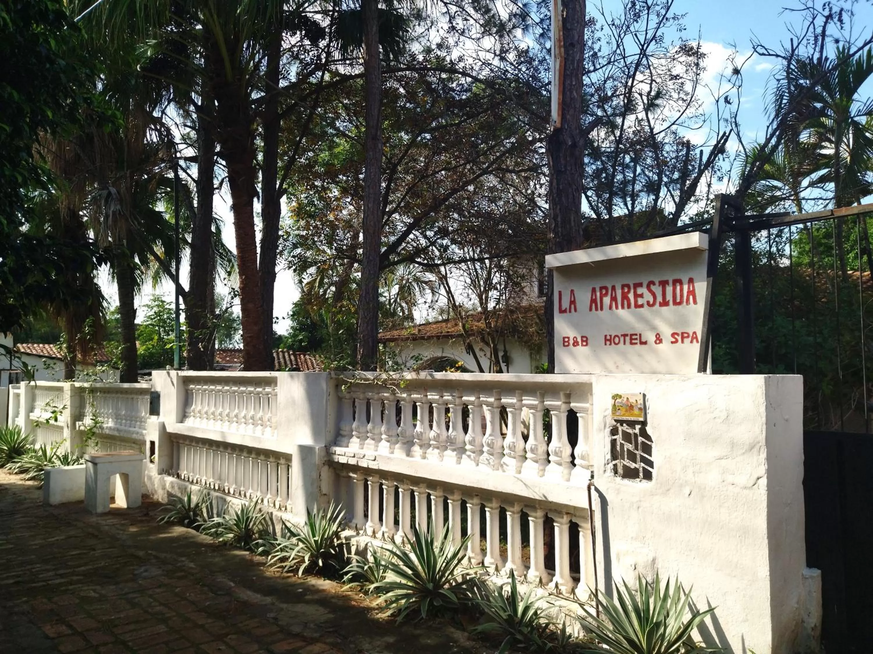 Property Building in Hotel La Aparesida