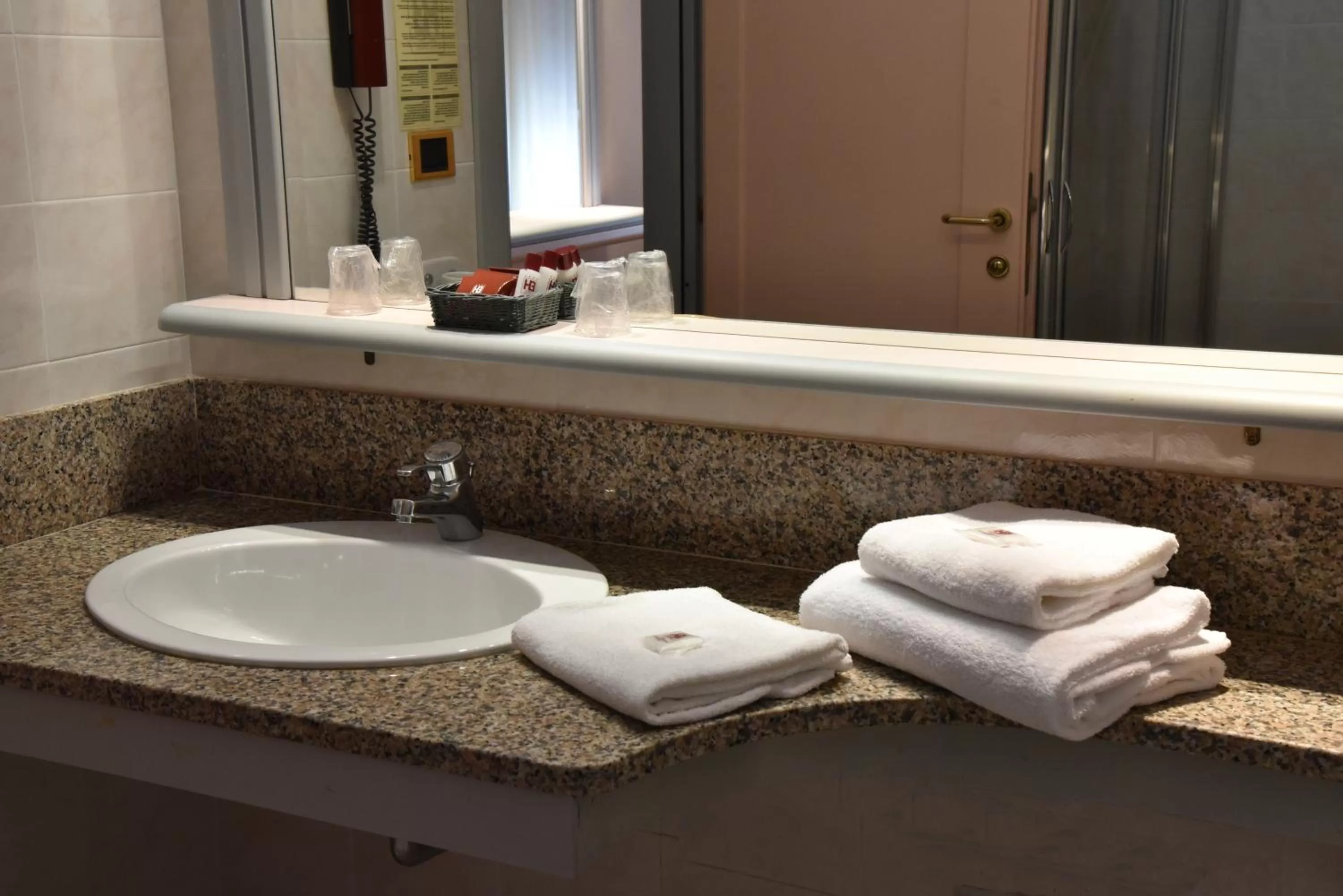 Bathroom in Hotel Grazia Deledda