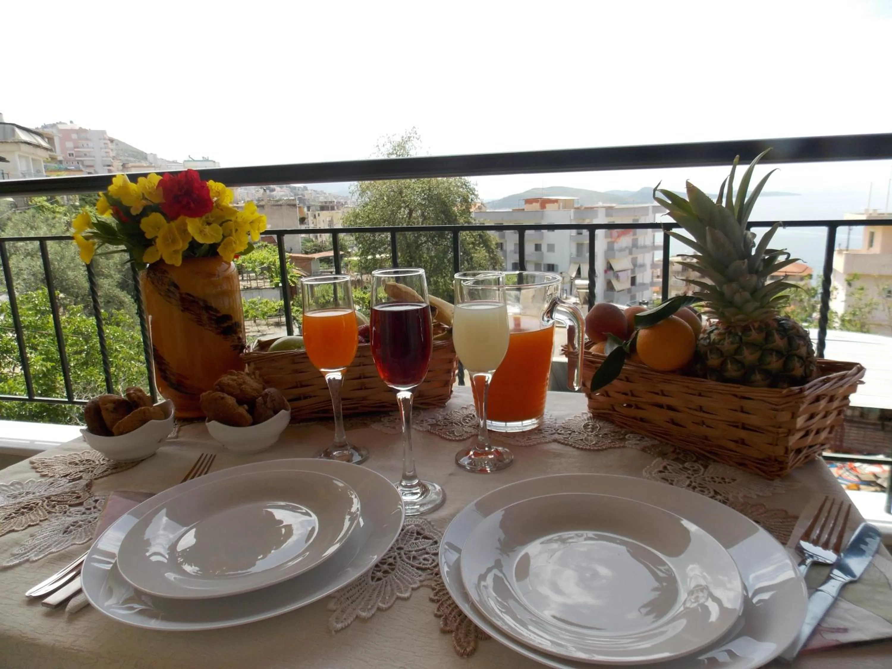 Drinks in Vila Gjoni