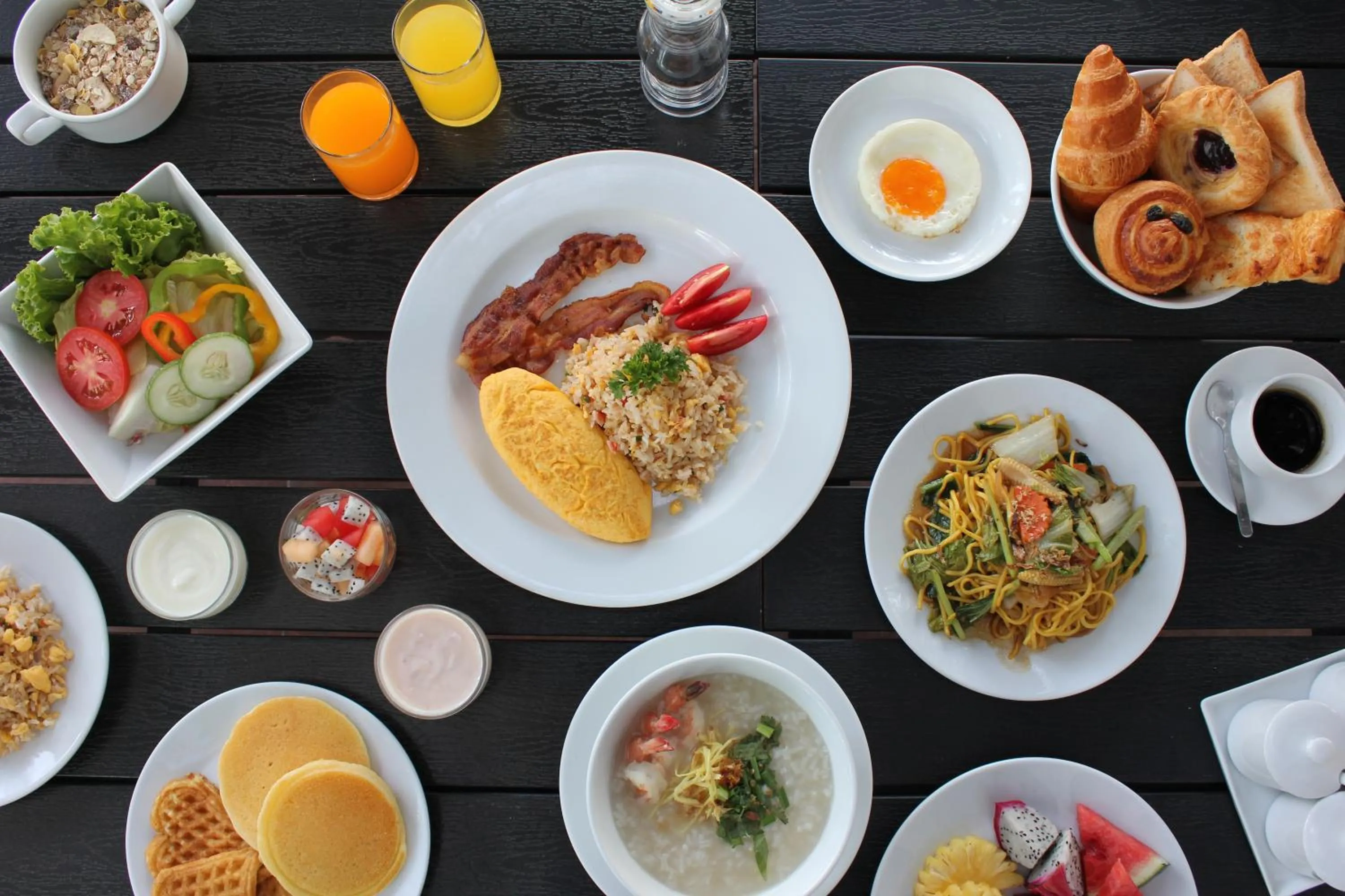 Breakfast in Baan Karonburi Resort