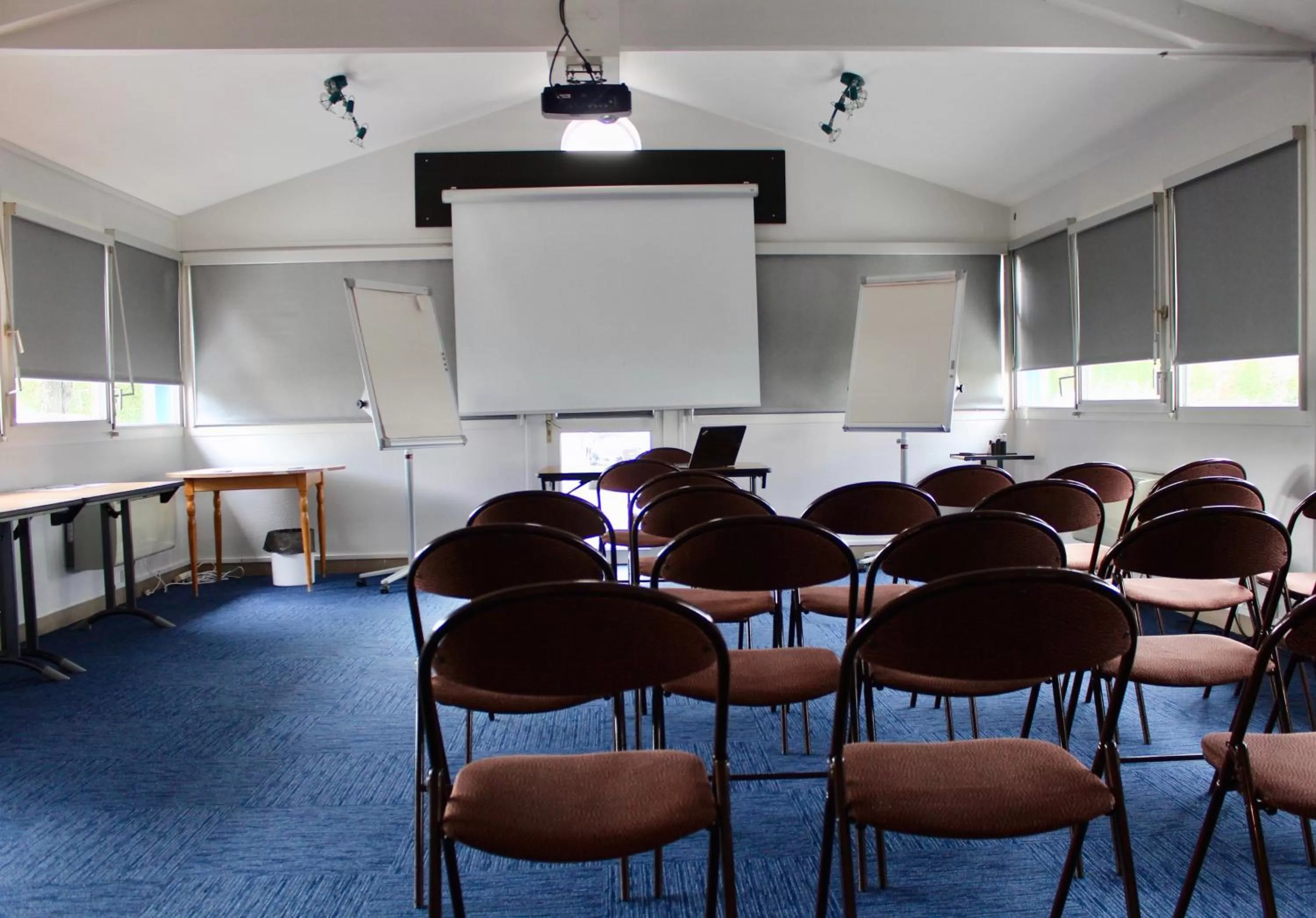 Meeting/conference room in Kyriad Bourges Sud