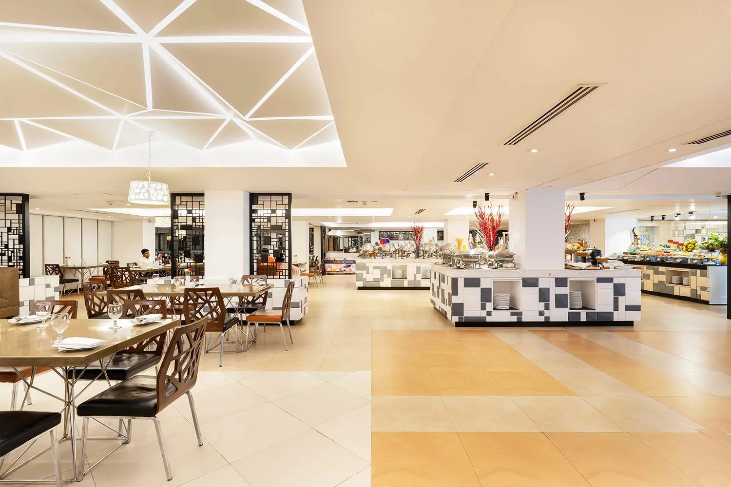 Restaurant/places to eat in Dhaka Regency Hotel & Resort