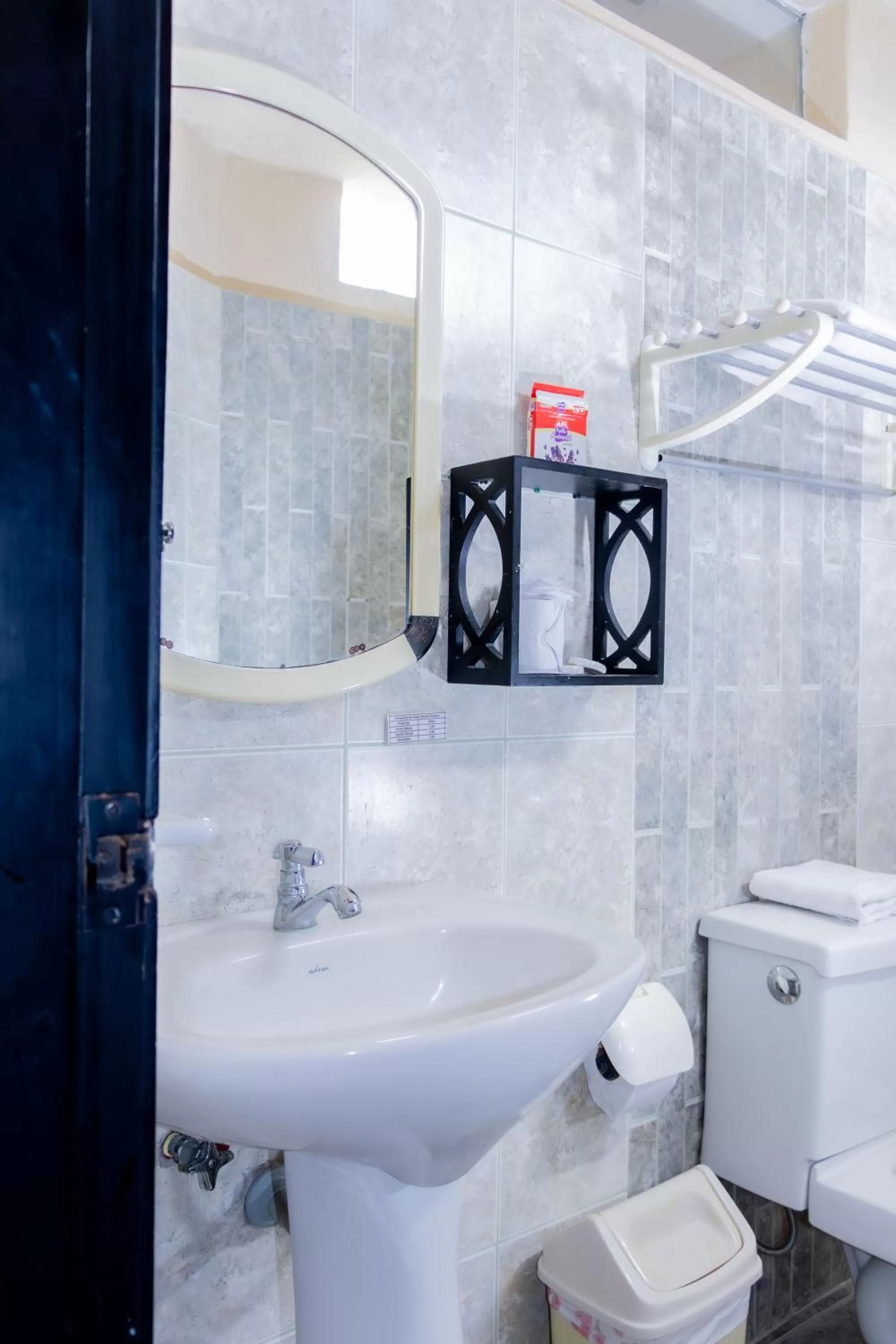 Bathroom in Hostal Antares