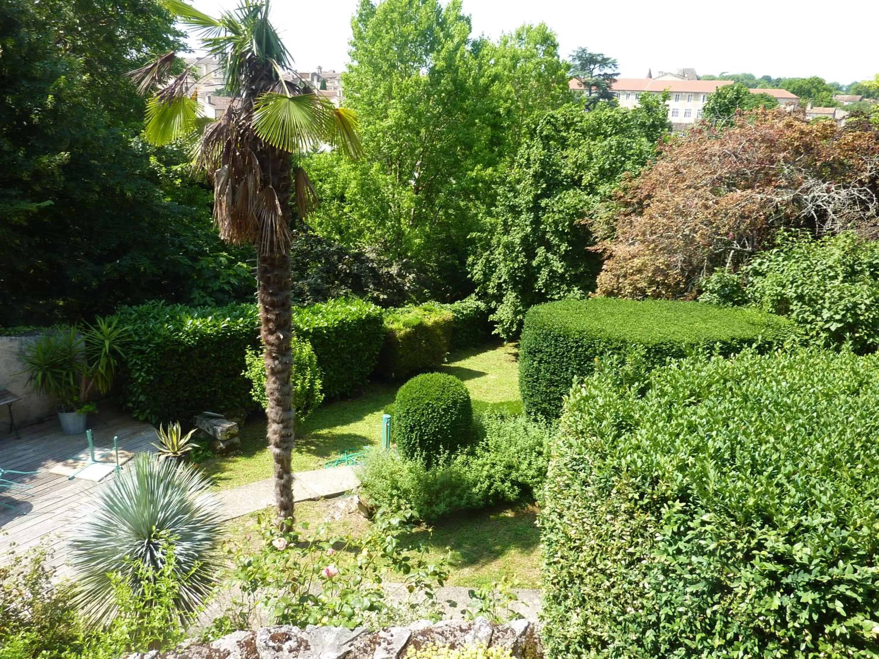 Garden in Beaux Chênes