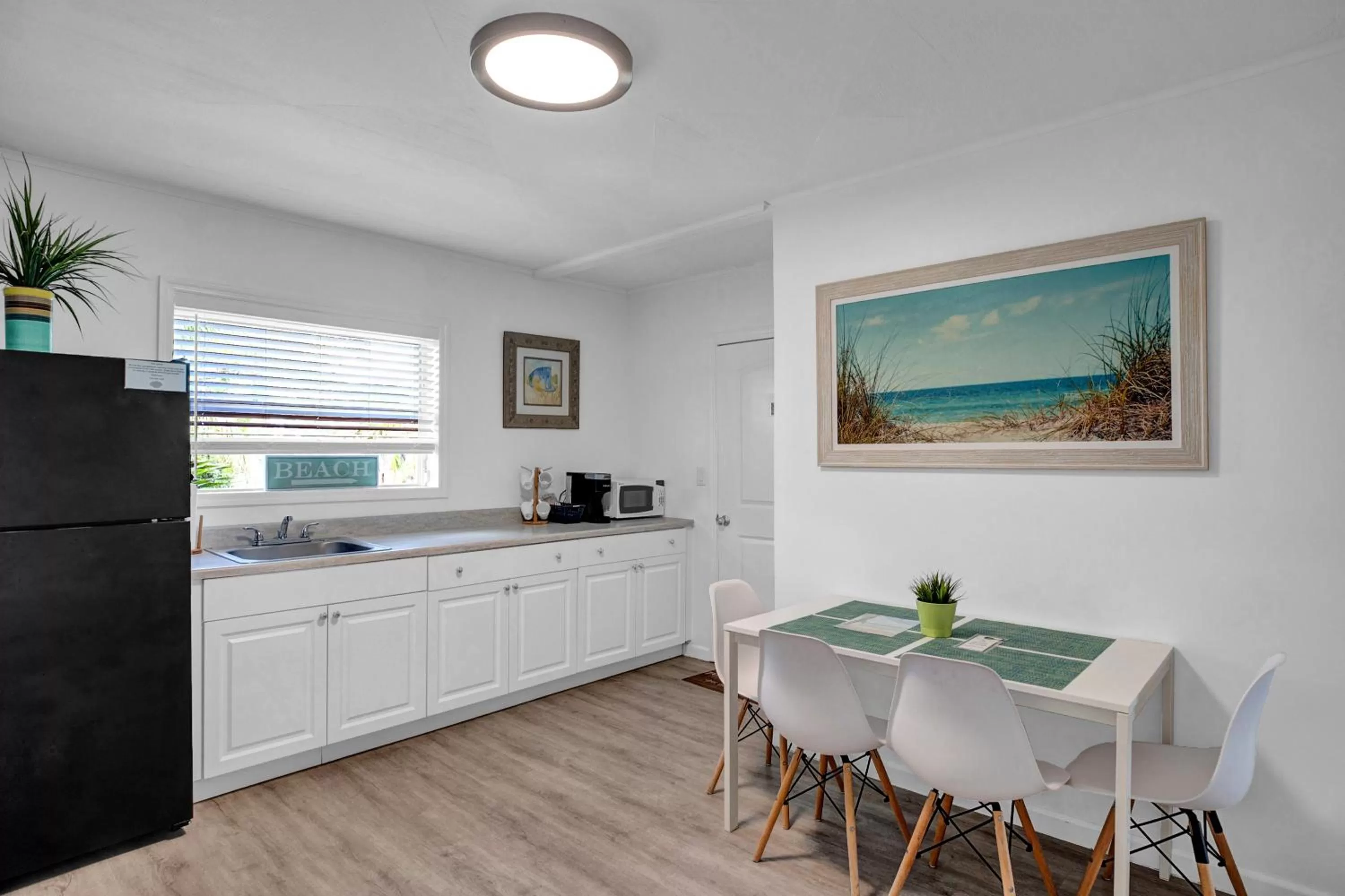 kitchen in Seascape Resort & Marina