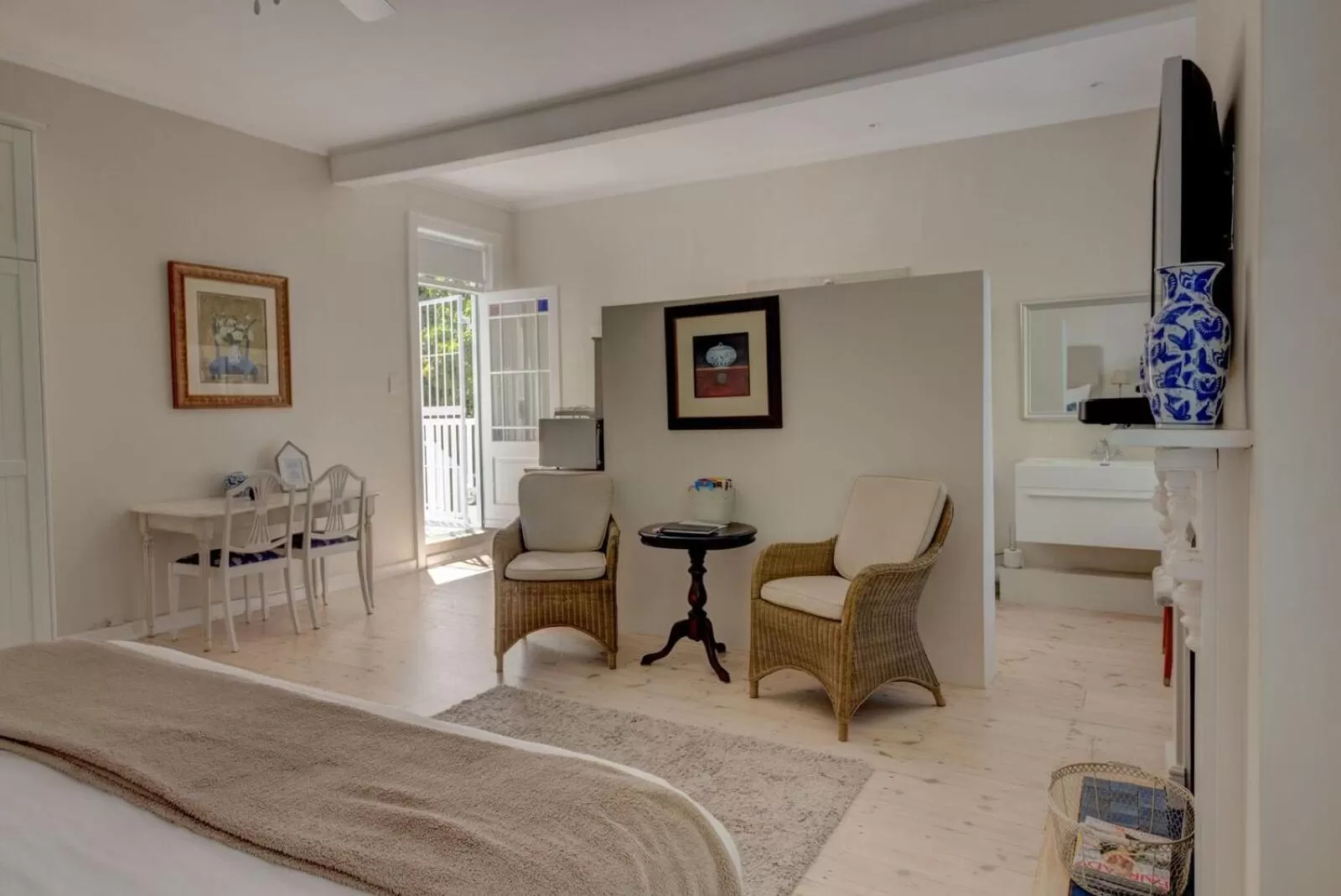 Balcony/Terrace, Seating Area in Sandown Lodge