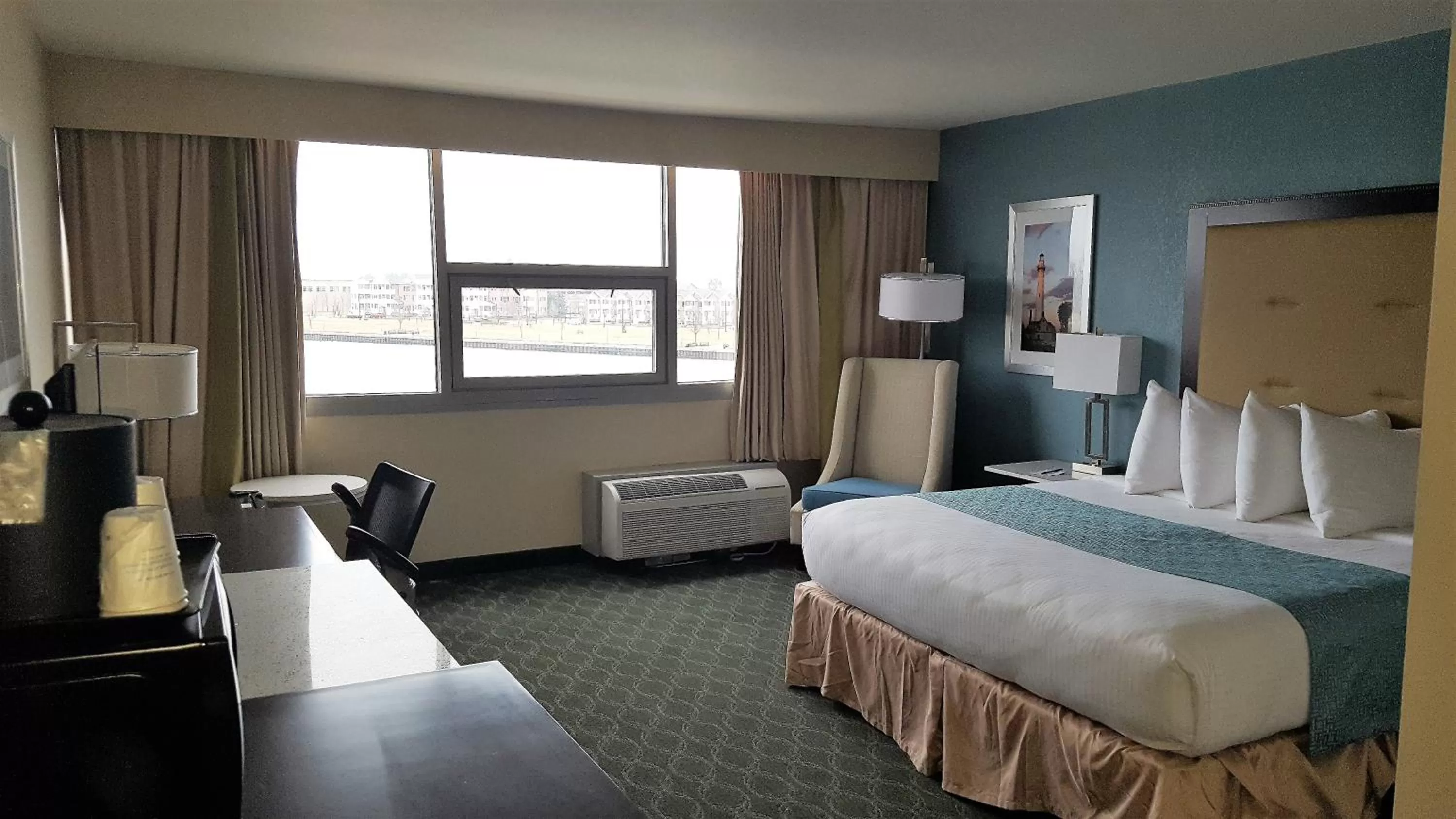 Lake view, Bed in Wyndham Garden Kenosha Harborside