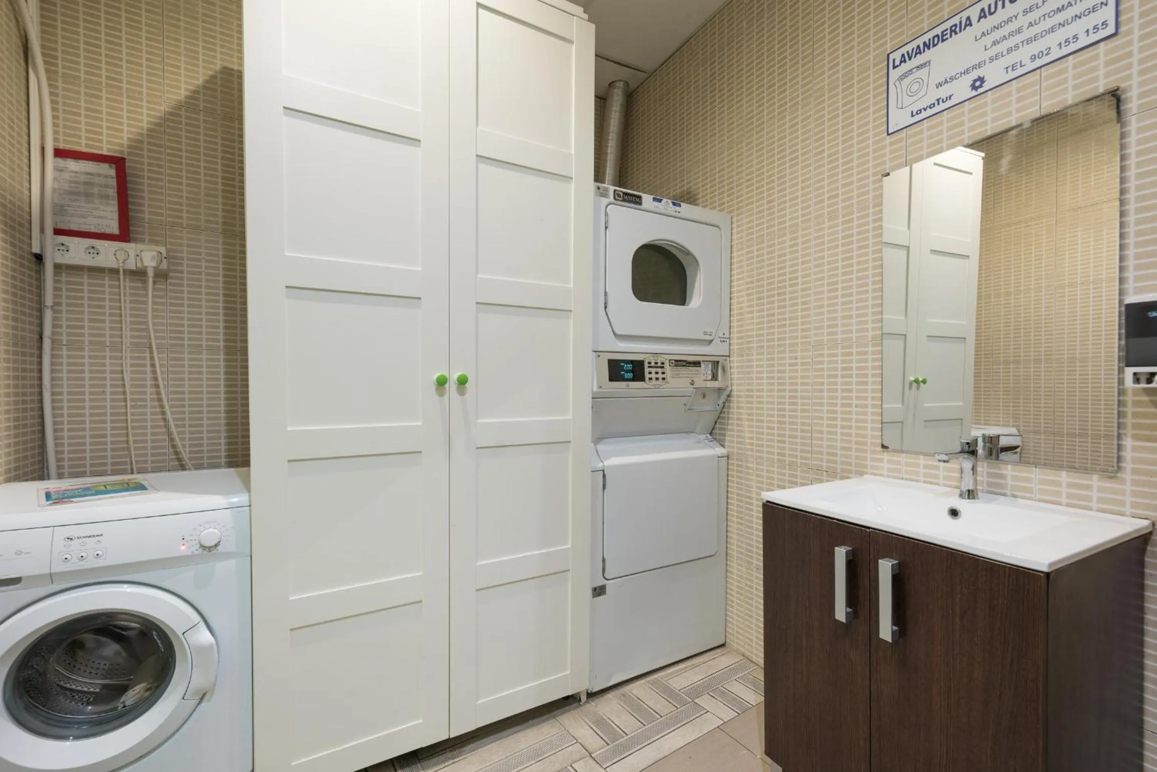 Bathroom in Feel Hostels City Center