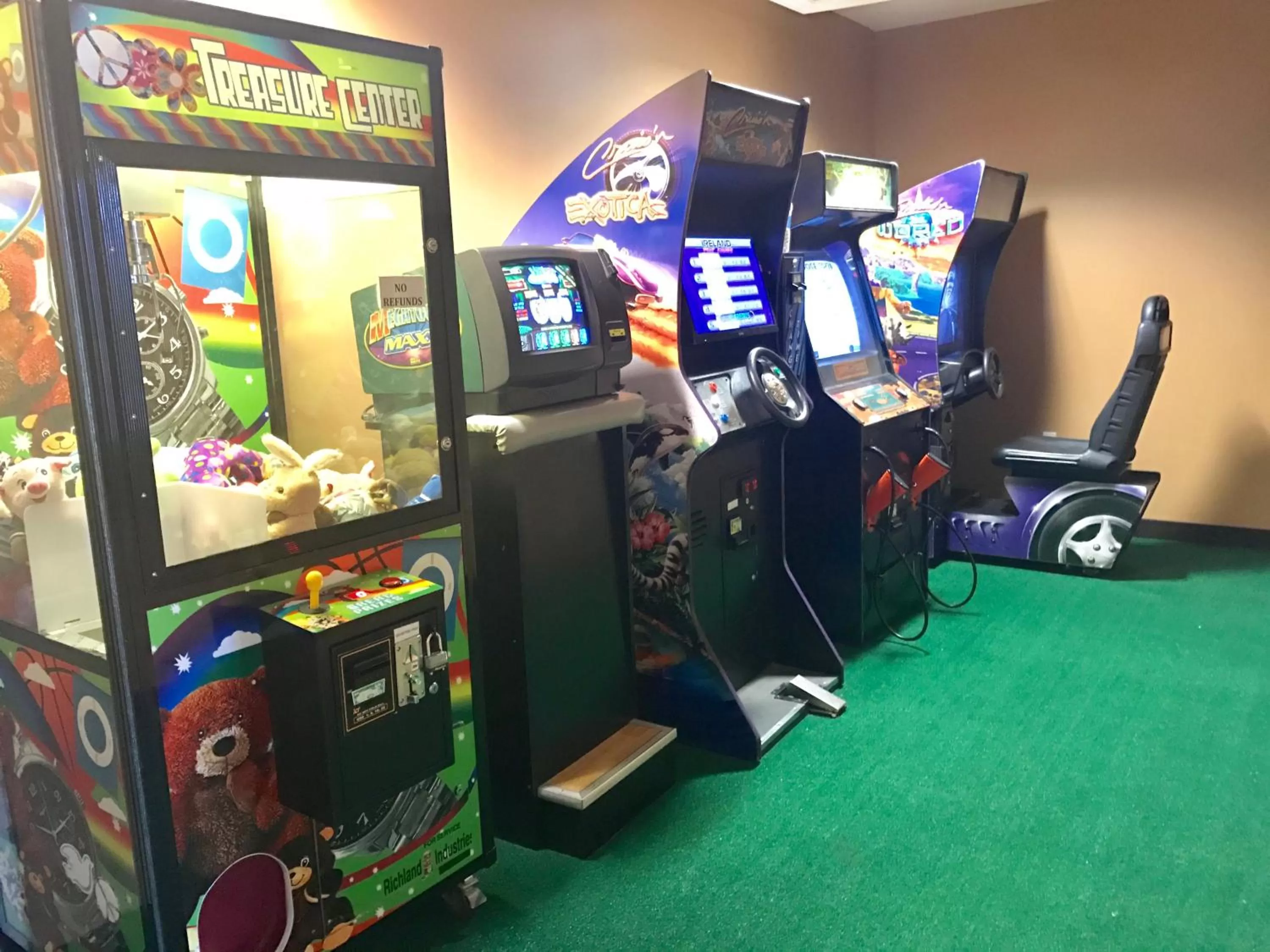 Game Room in Cabot Inn & Suites