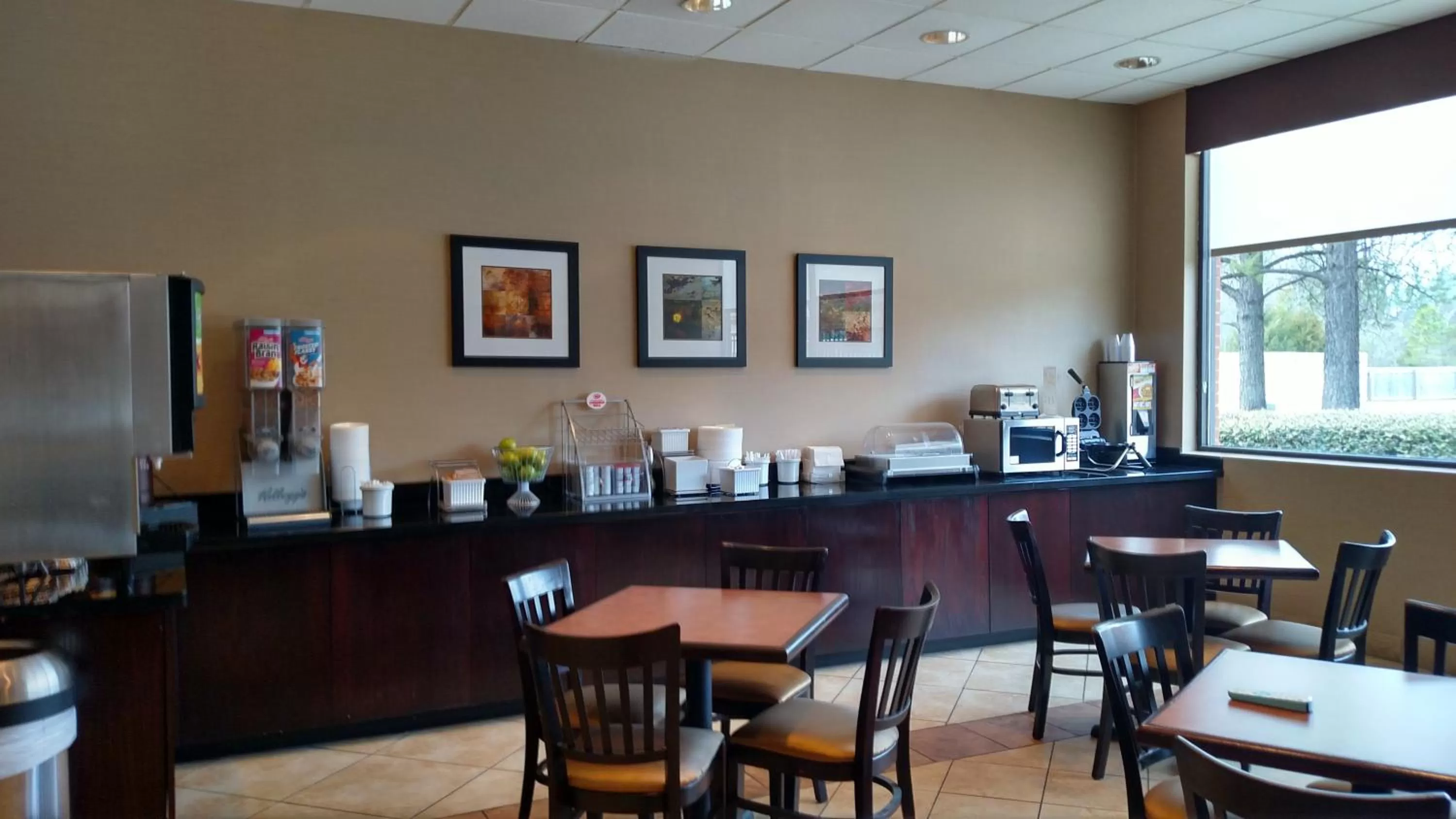 Breakfast in Super 8 by Wyndham Atoka