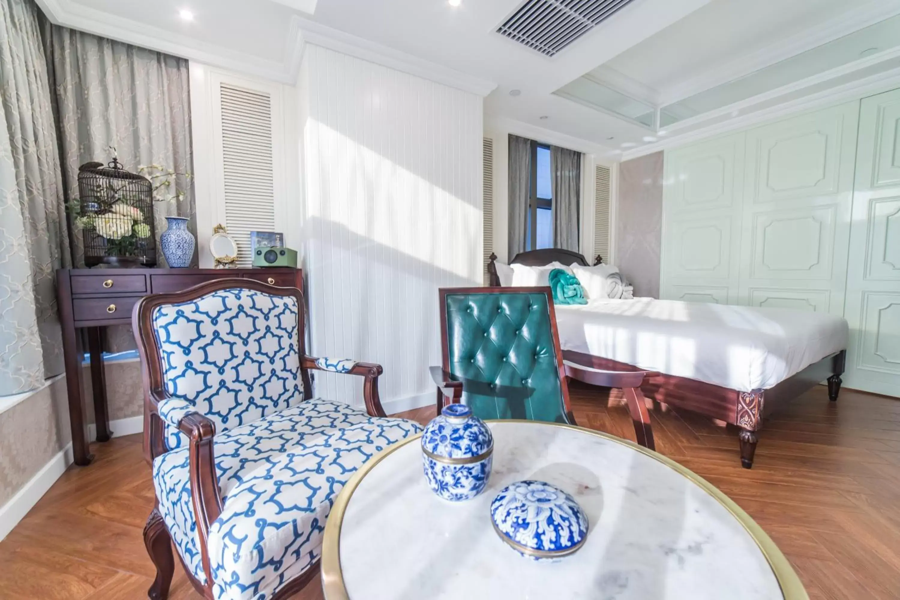 South Room in Tung Nam Lou Art Hotel South Room in Tung Nam Lou Art Hotel