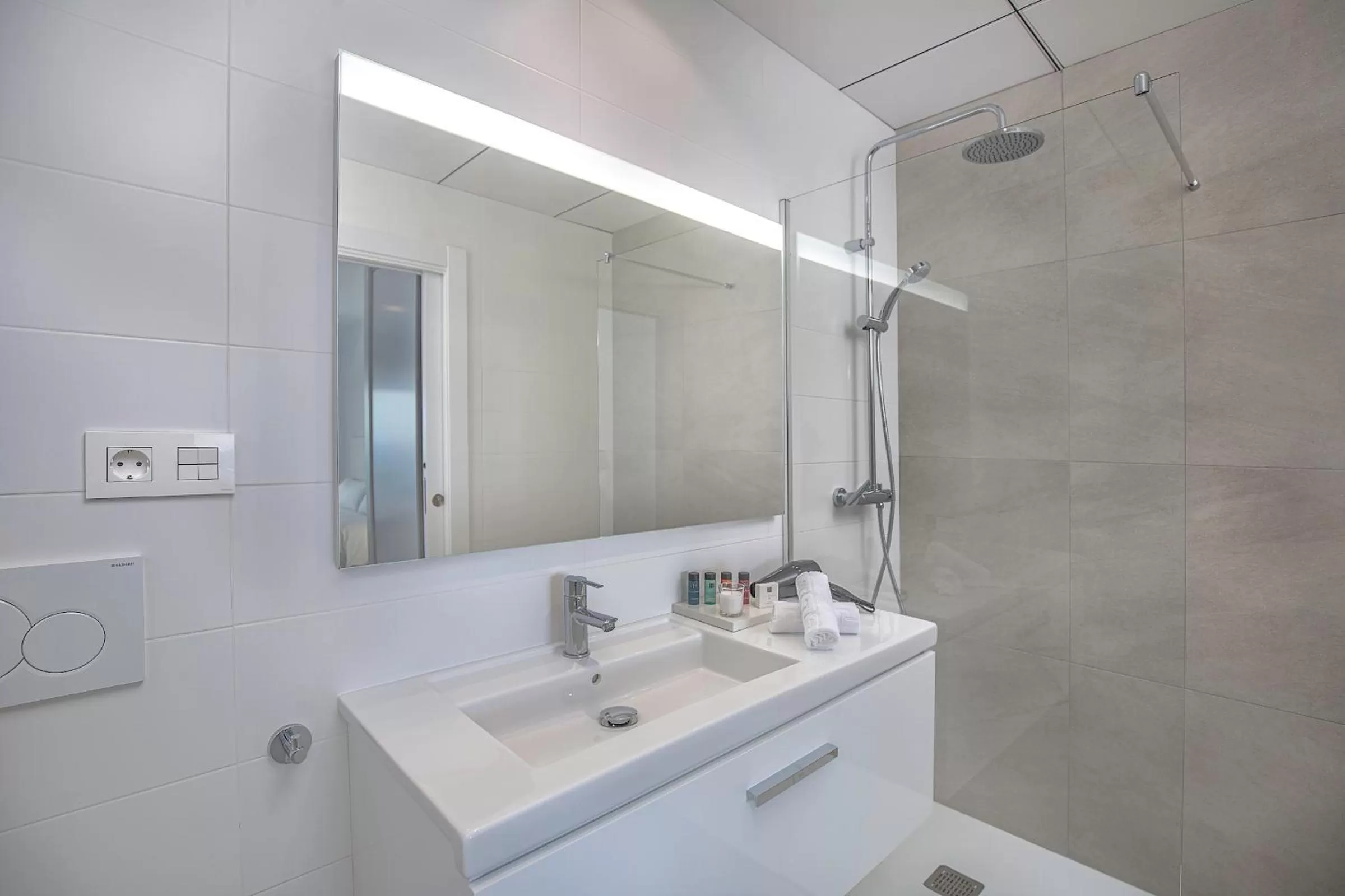 Shower in Blue Line Apartment Hotel - Be Line Group