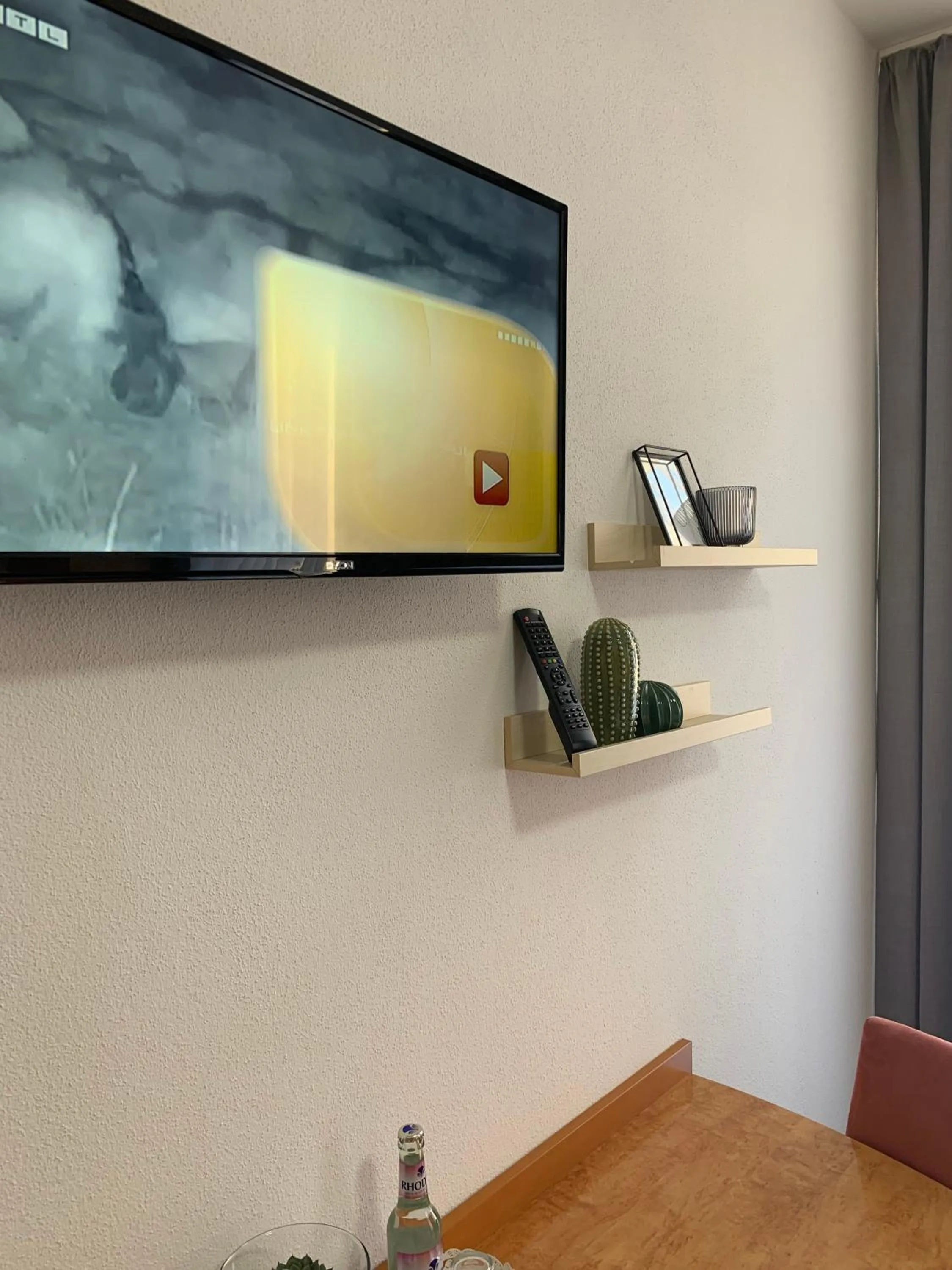 TV and multimedia in Stumbergers Hotel - free parking -