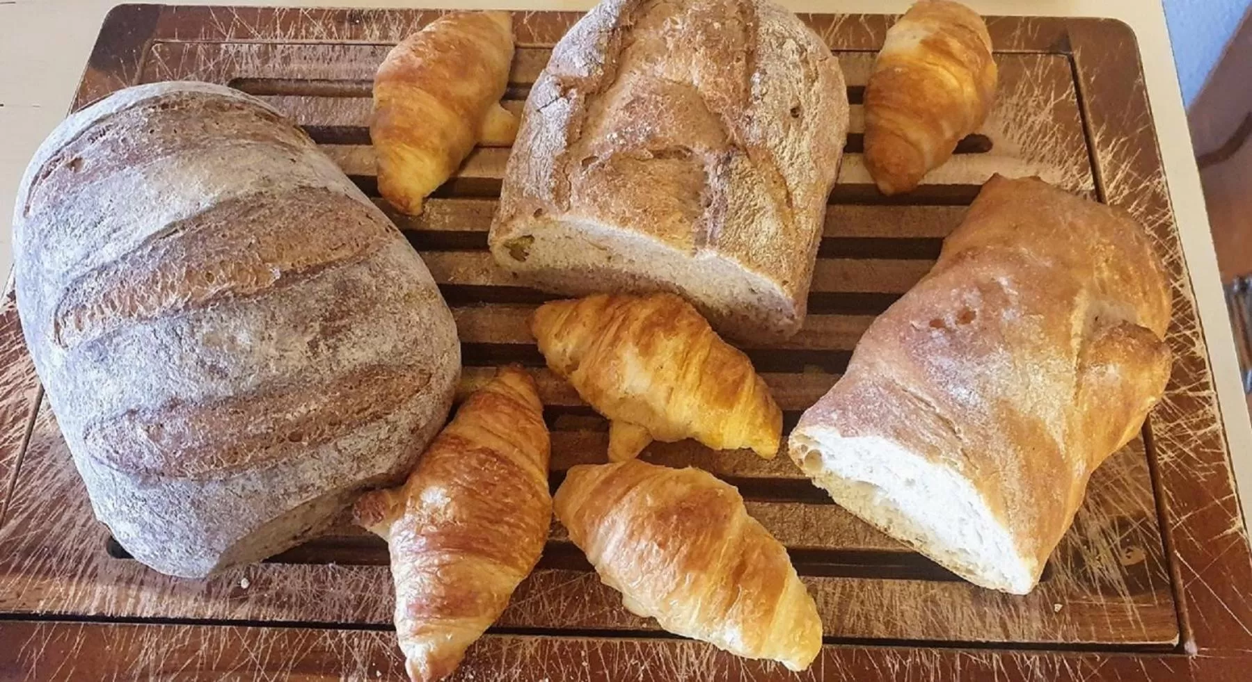 Breakfast in Chalet-Gafri - BnB - Frühstückspension und Gastfreundschaft