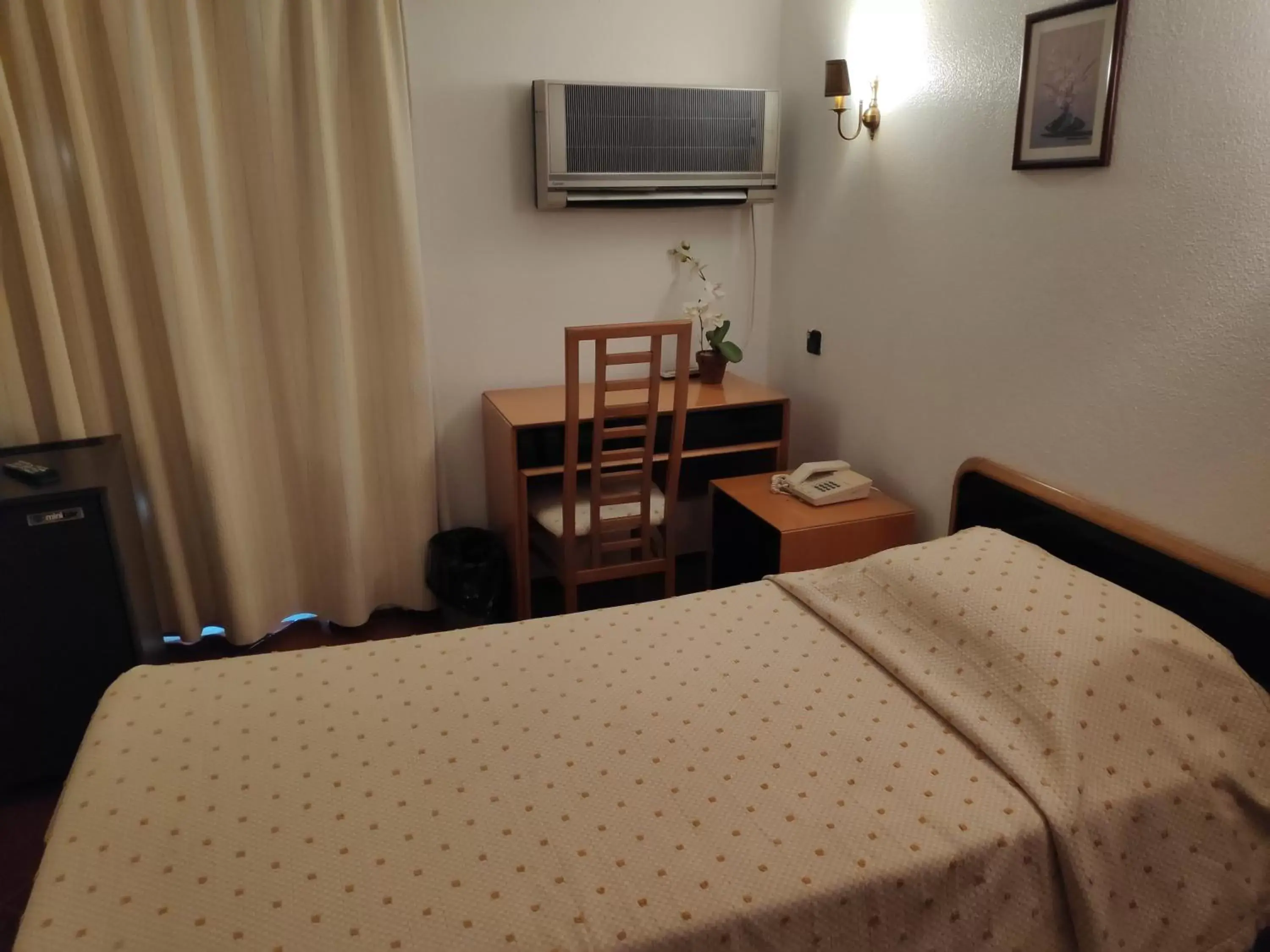 Small Single Room in Hotel Cavaleiros De Cristo Small Single Room in Hotel Cavaleiros De Cristo