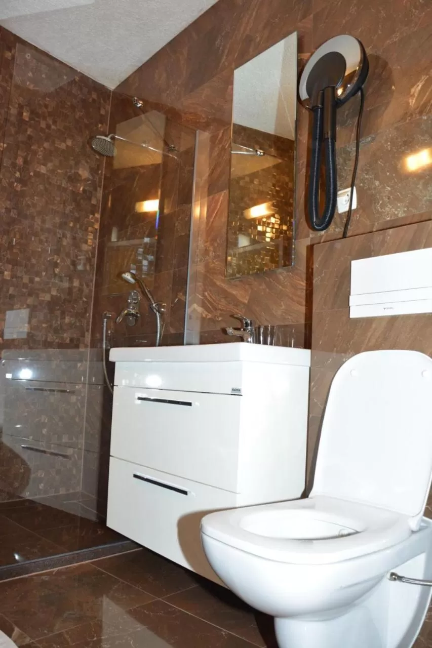 Bathroom in Hotel Begolli
