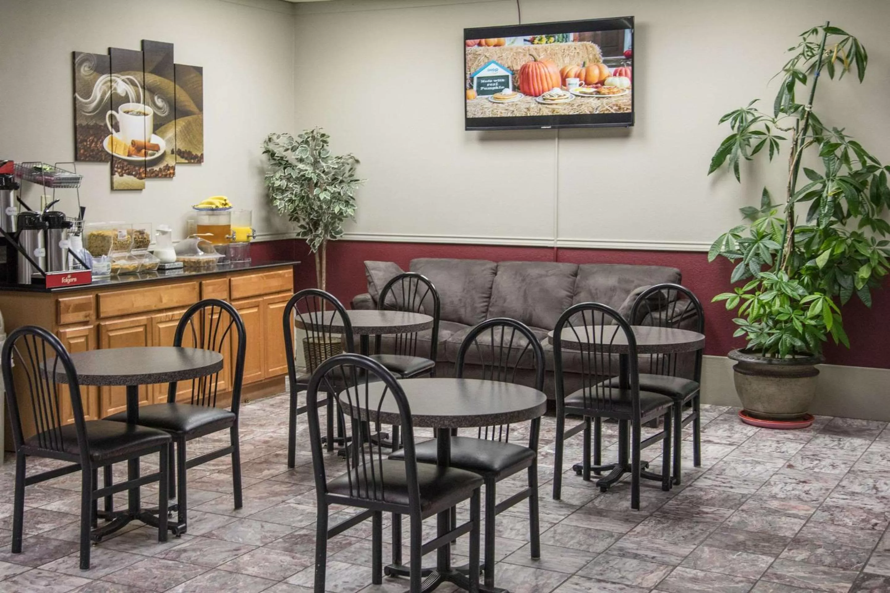 Restaurant/places to eat in Rodeway Inn Georgetown