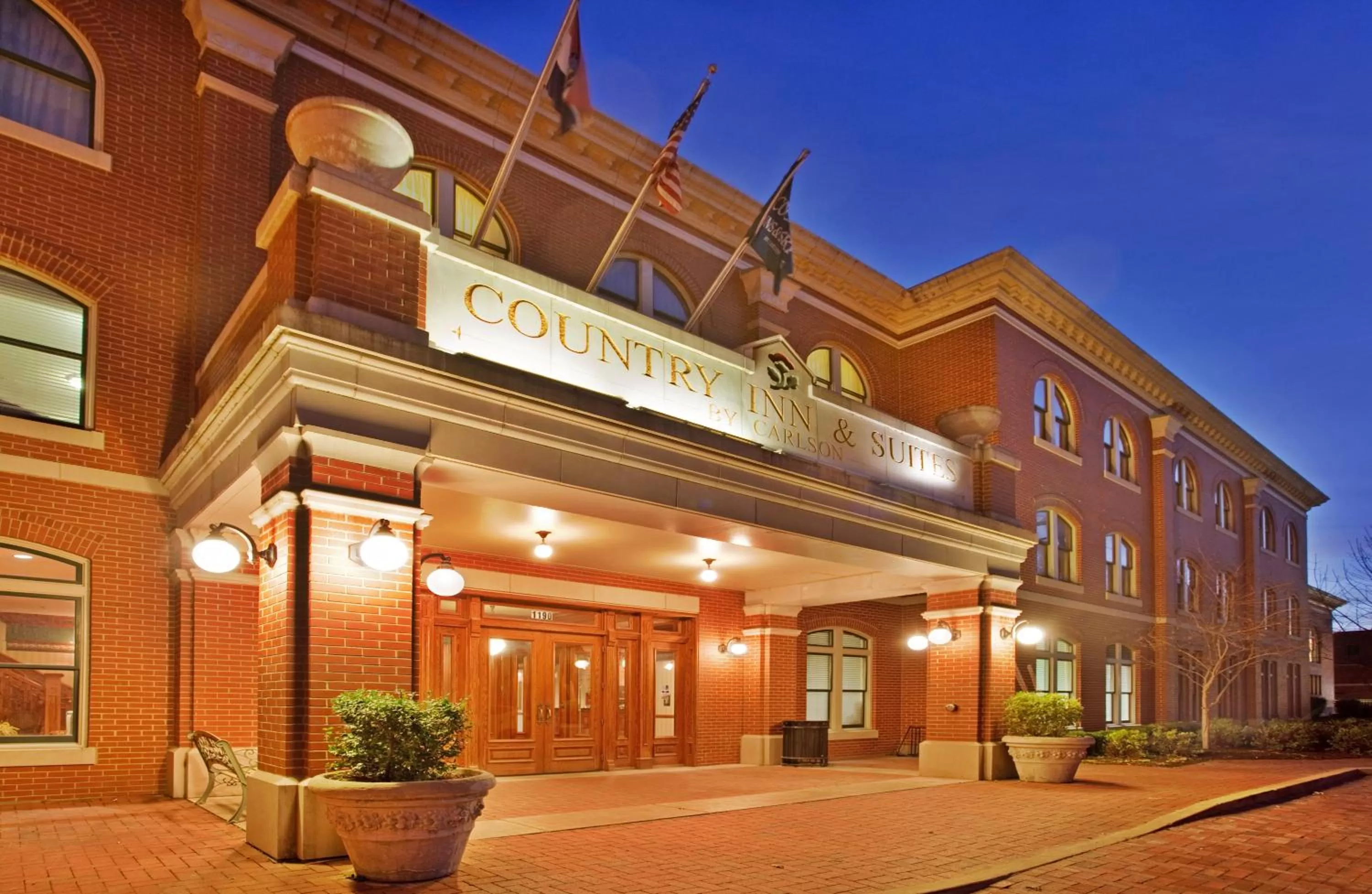 Facade/entrance in Country Inn & Suites by Radisson, St Charles Historic District