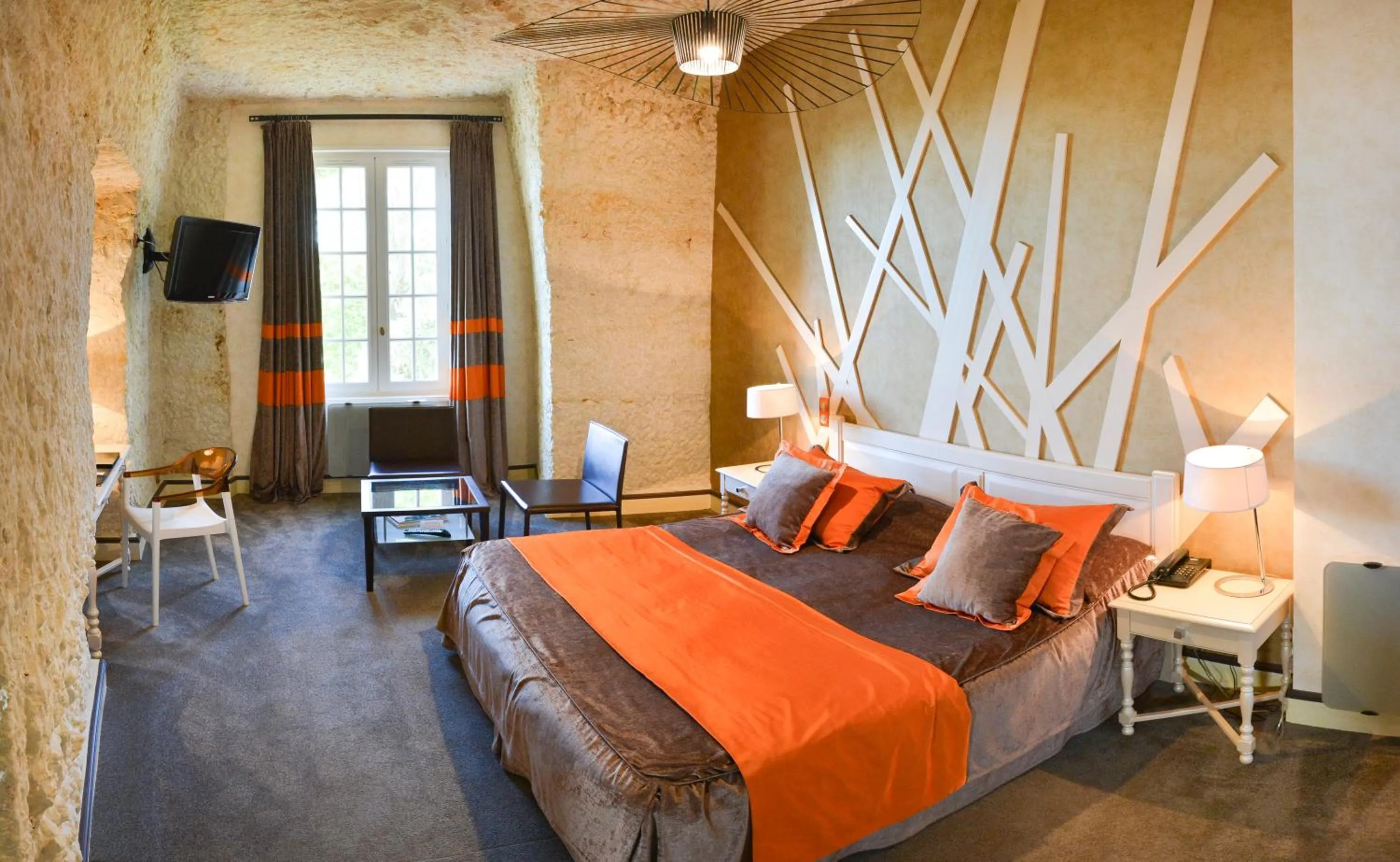 Photo of the whole room, Bed in Hotel Les Hautes Roches