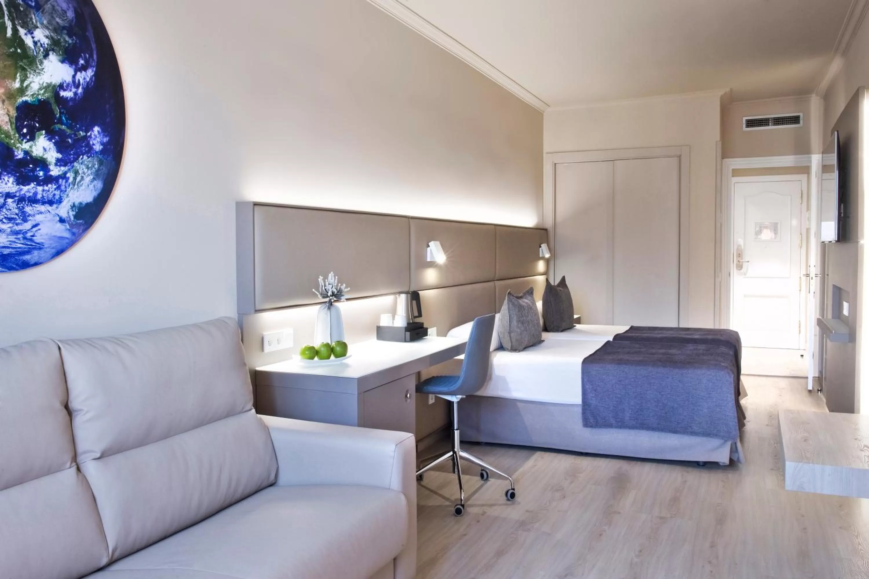 Bedroom, Bed in Sallés Hotel Pere IV