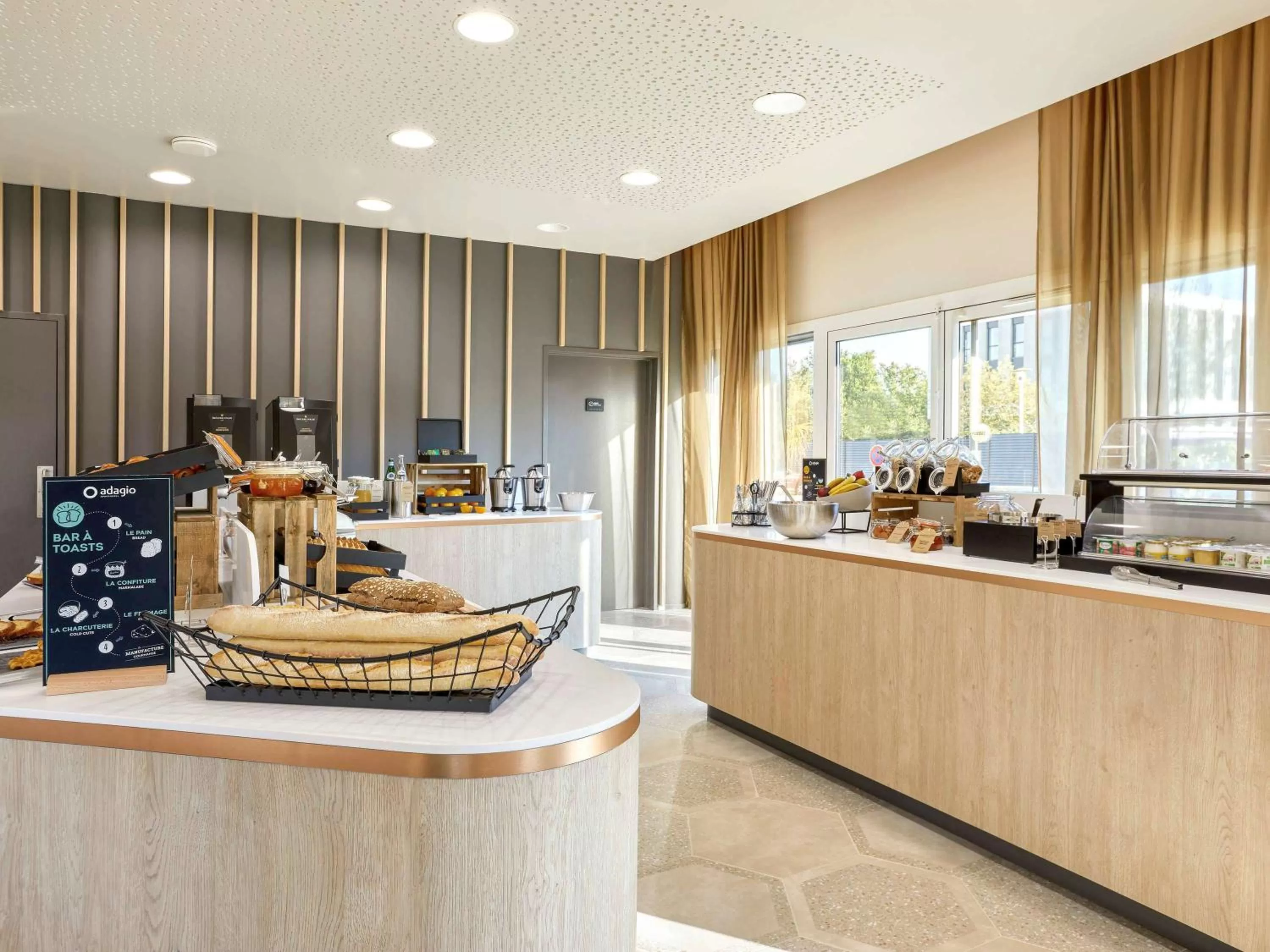 Restaurant/places to eat in Aparthotel & Spa Adagio Vannes