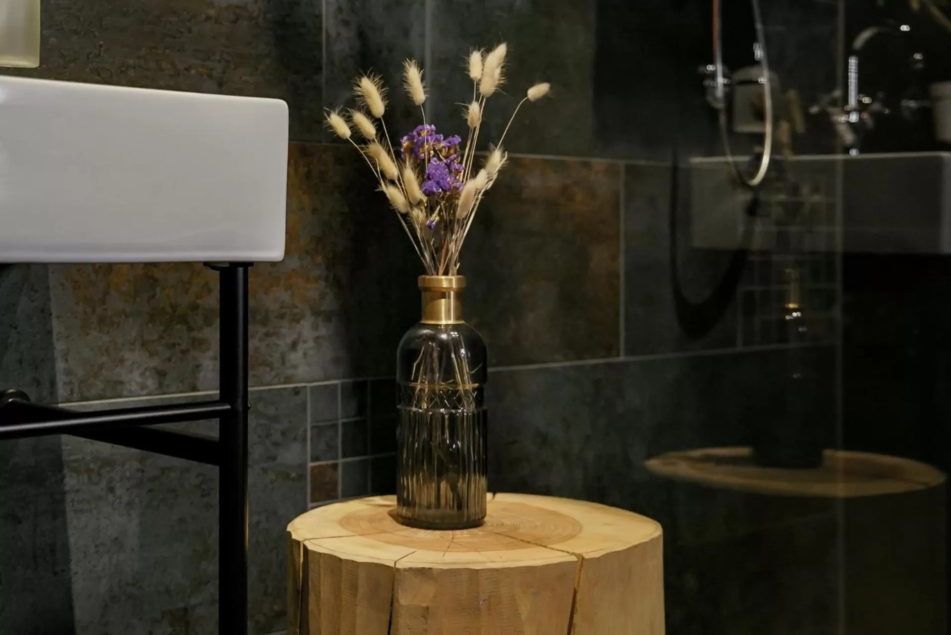 Bathroom in Timberjacks Kassel Motel