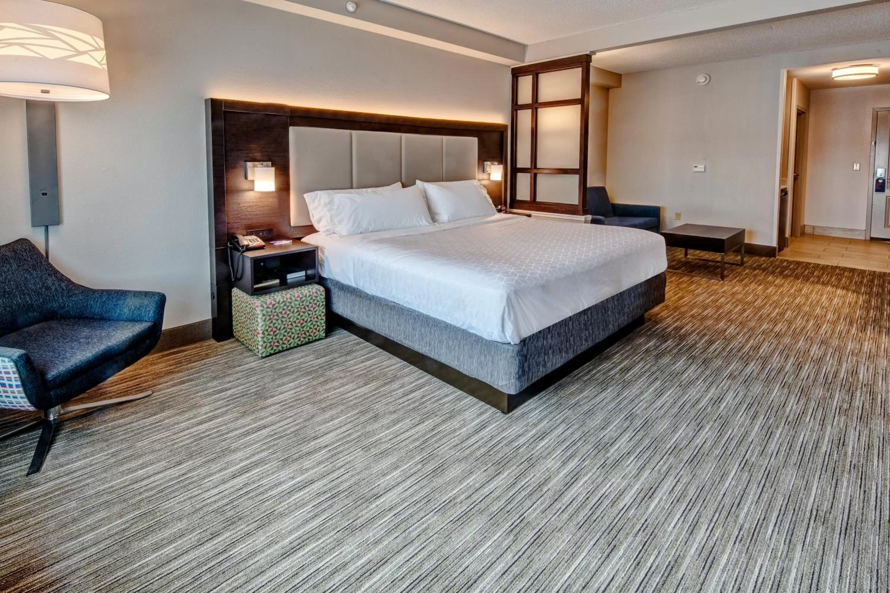 Photo of the whole room, Bed in Holiday Inn Express Hotel & Suites Jackson Northeast by IHG