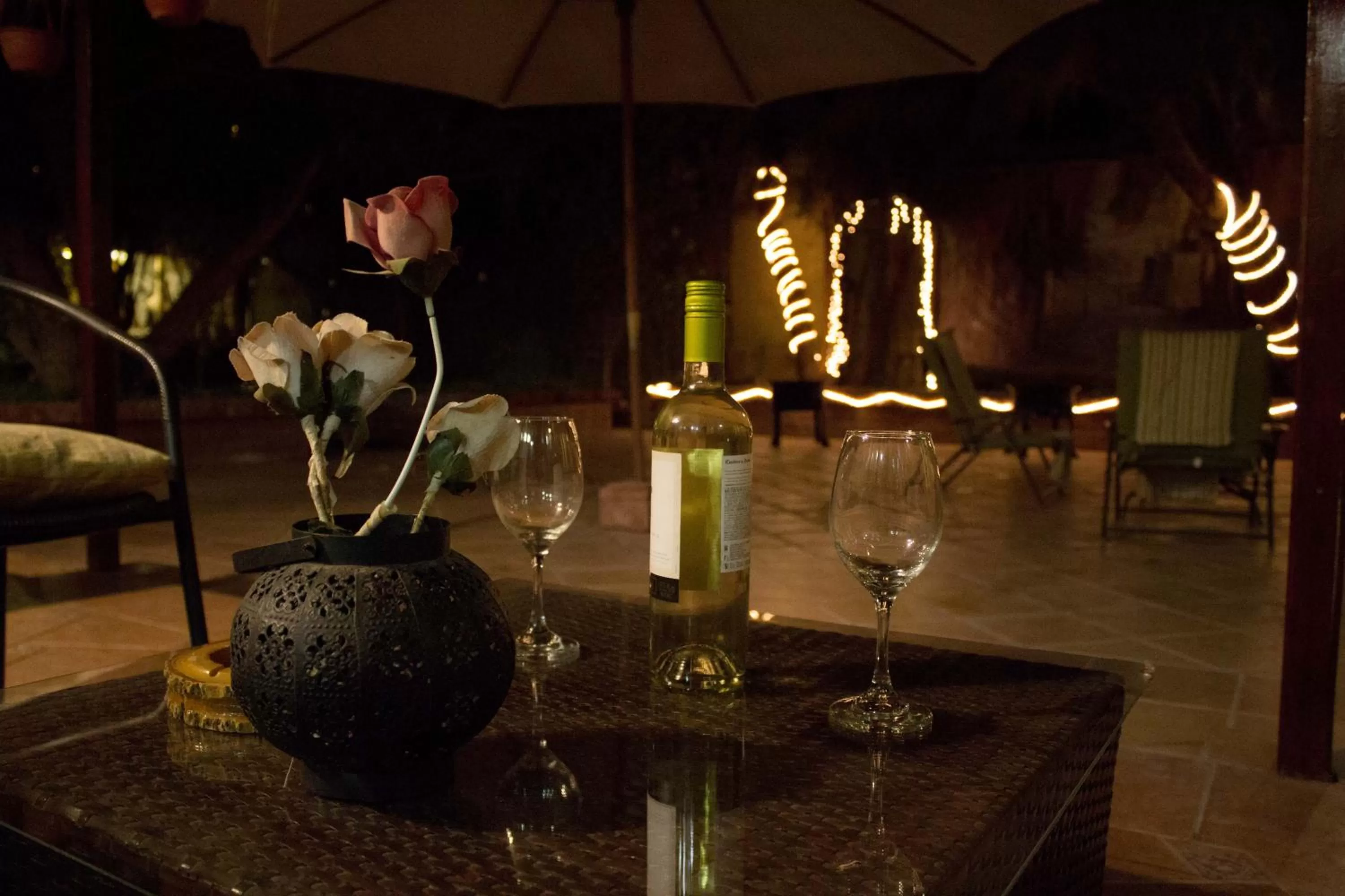 Night, Restaurant/Places to Eat in Atankalama