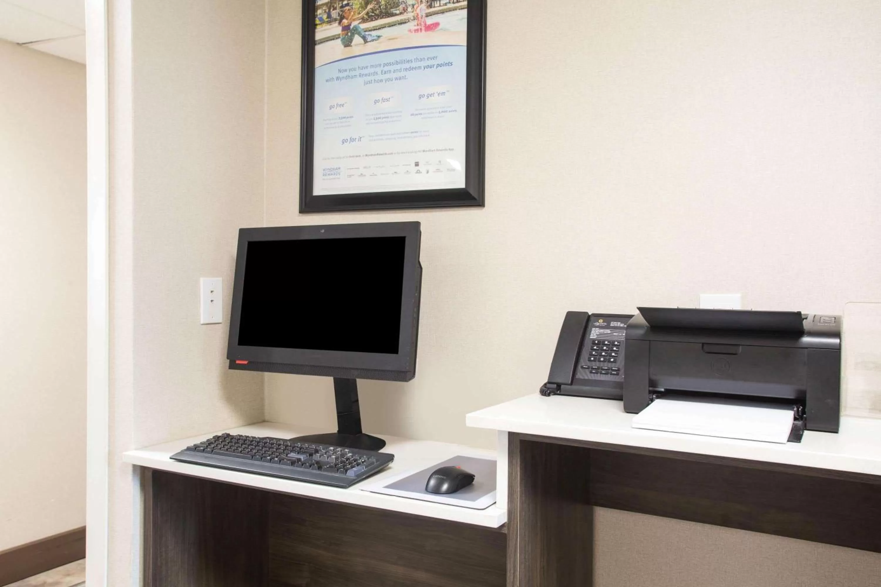 On site in La Quinta Inn by Wyndham St. Louis Hazelwood - Airport North