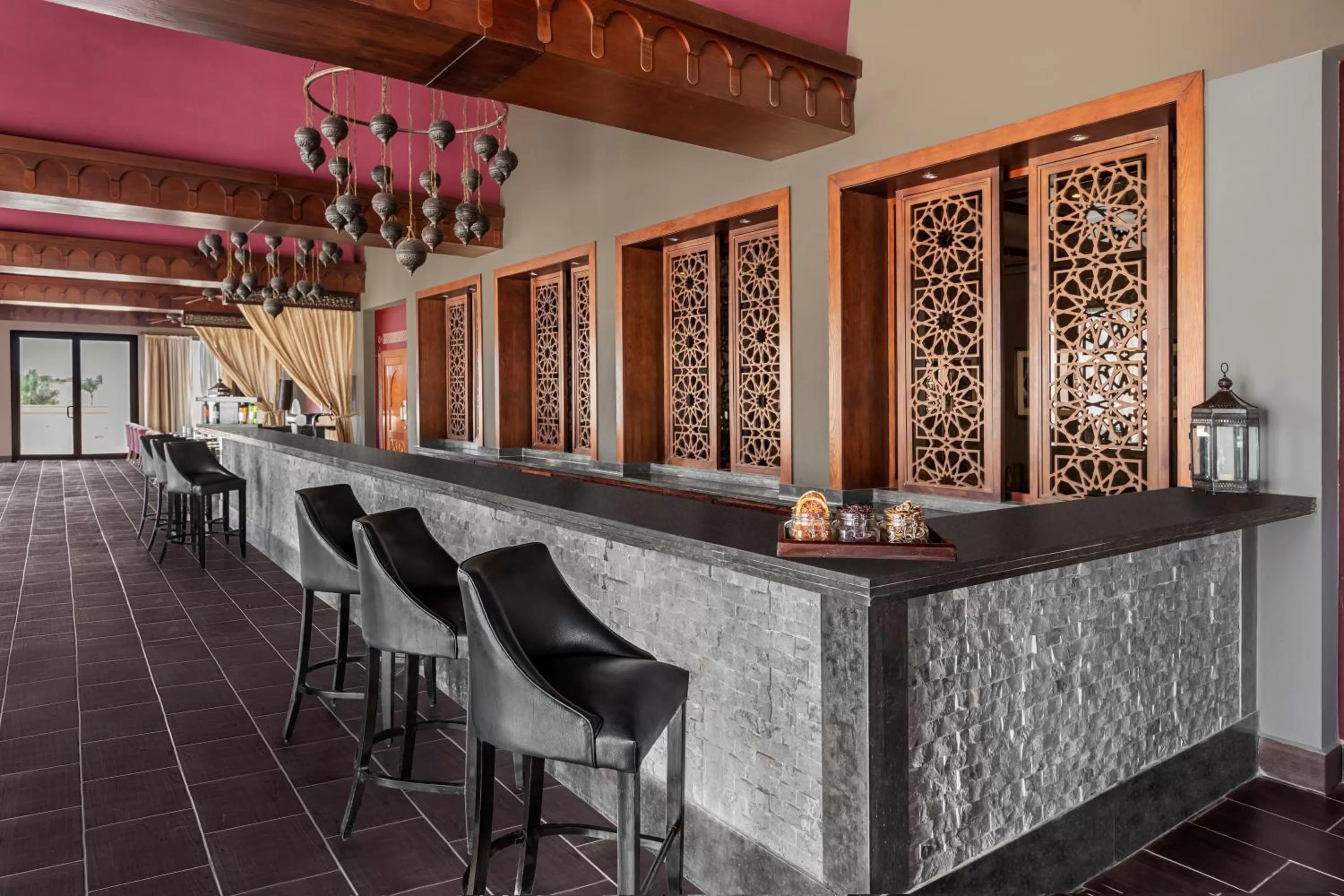 Lounge or bar in JAZ Neo Saraya Palms