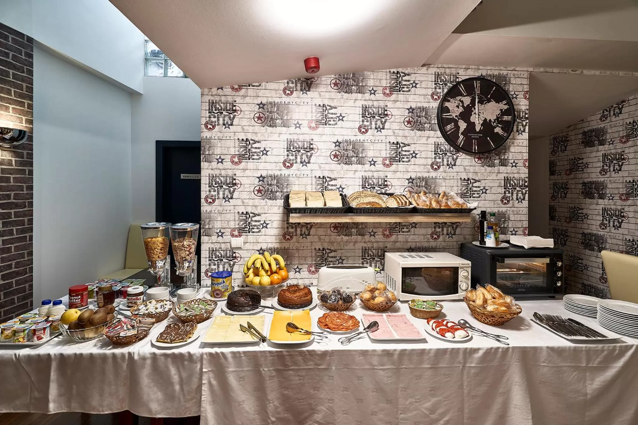 Buffet breakfast in Galeria Suite Hotel