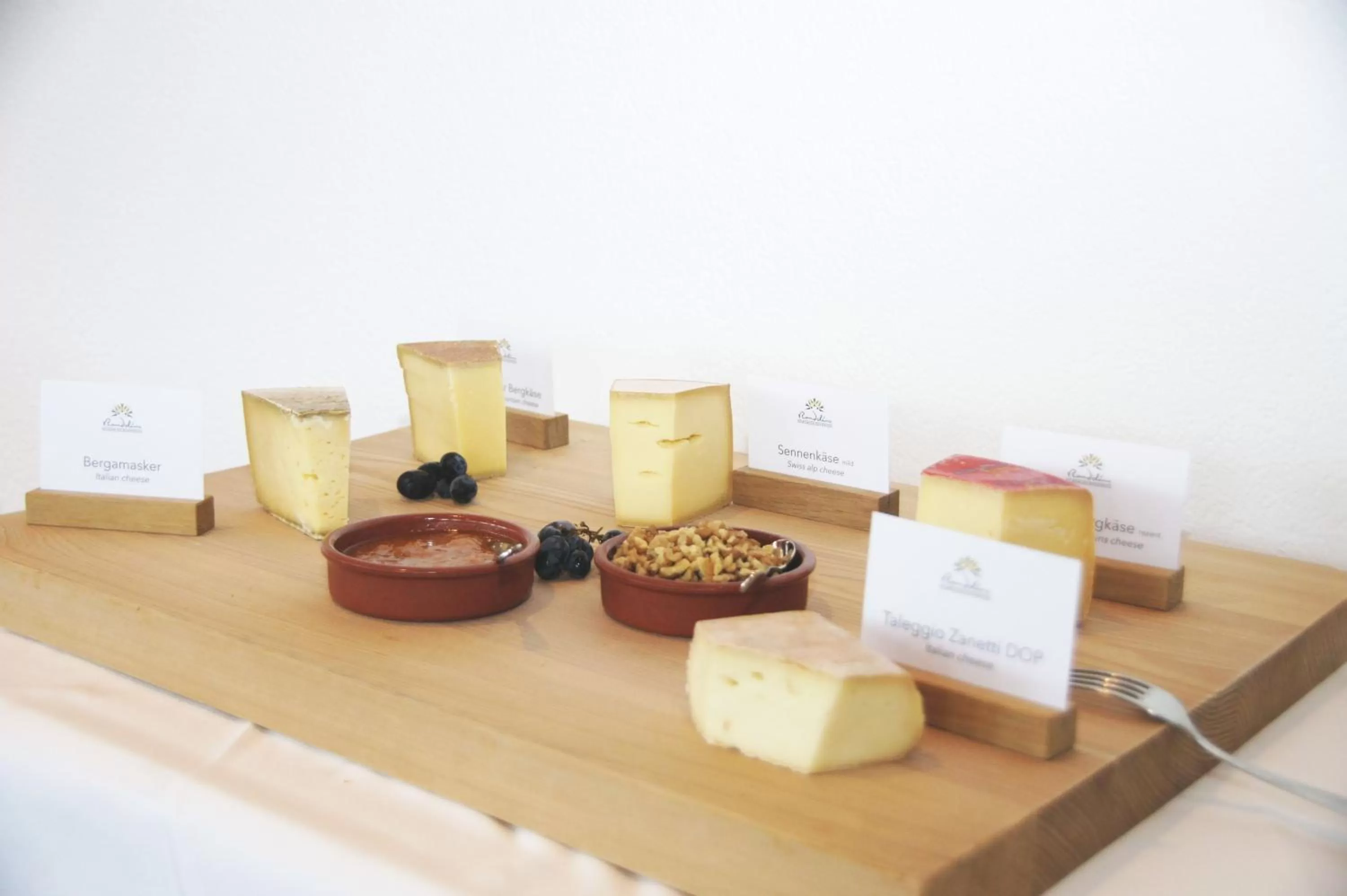 Buffet breakfast in Randolins Familienresort