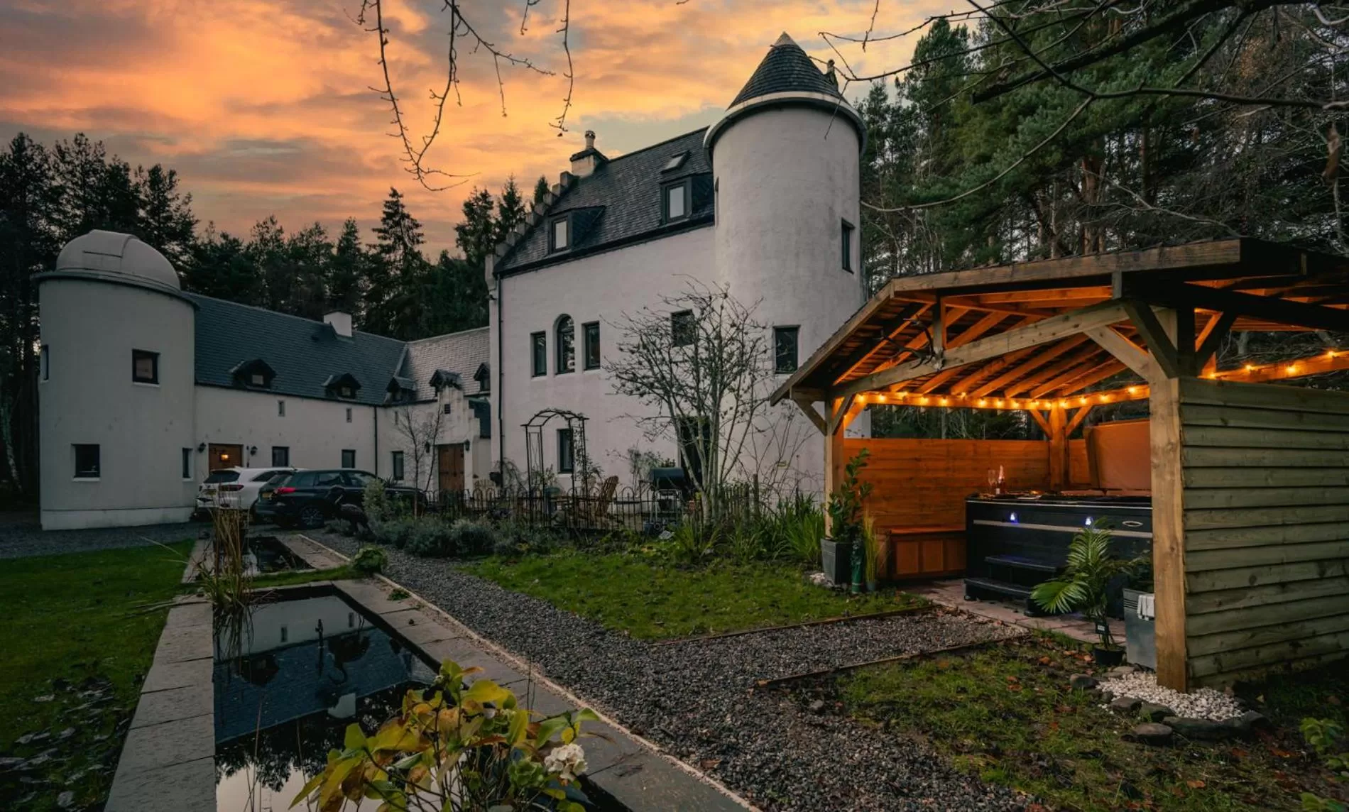 Hot Tub in White Rose Tower