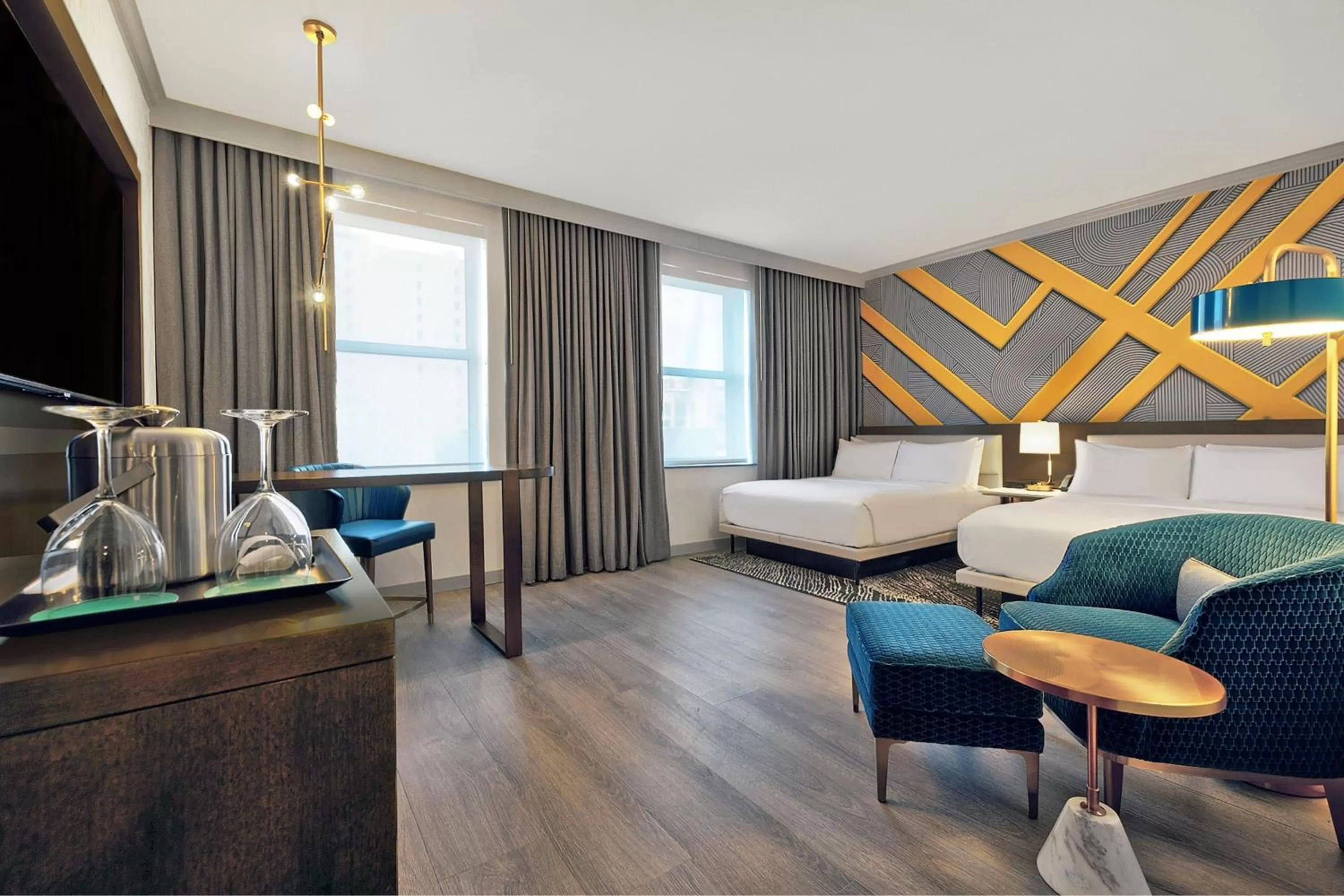 Photo of the whole room, Bed in Le Méridien St. Louis Downtown