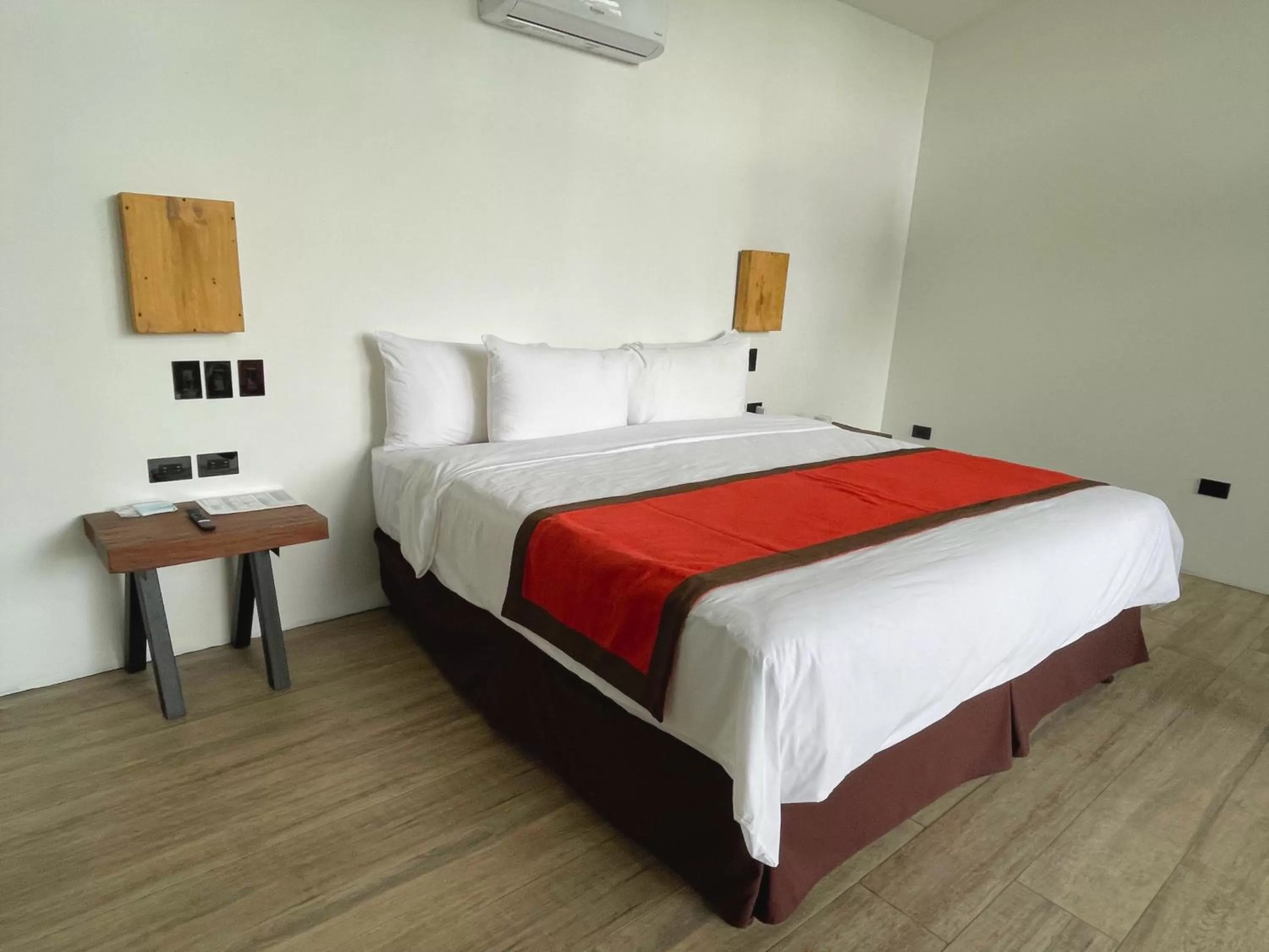 Bed in Sangregado Lodge