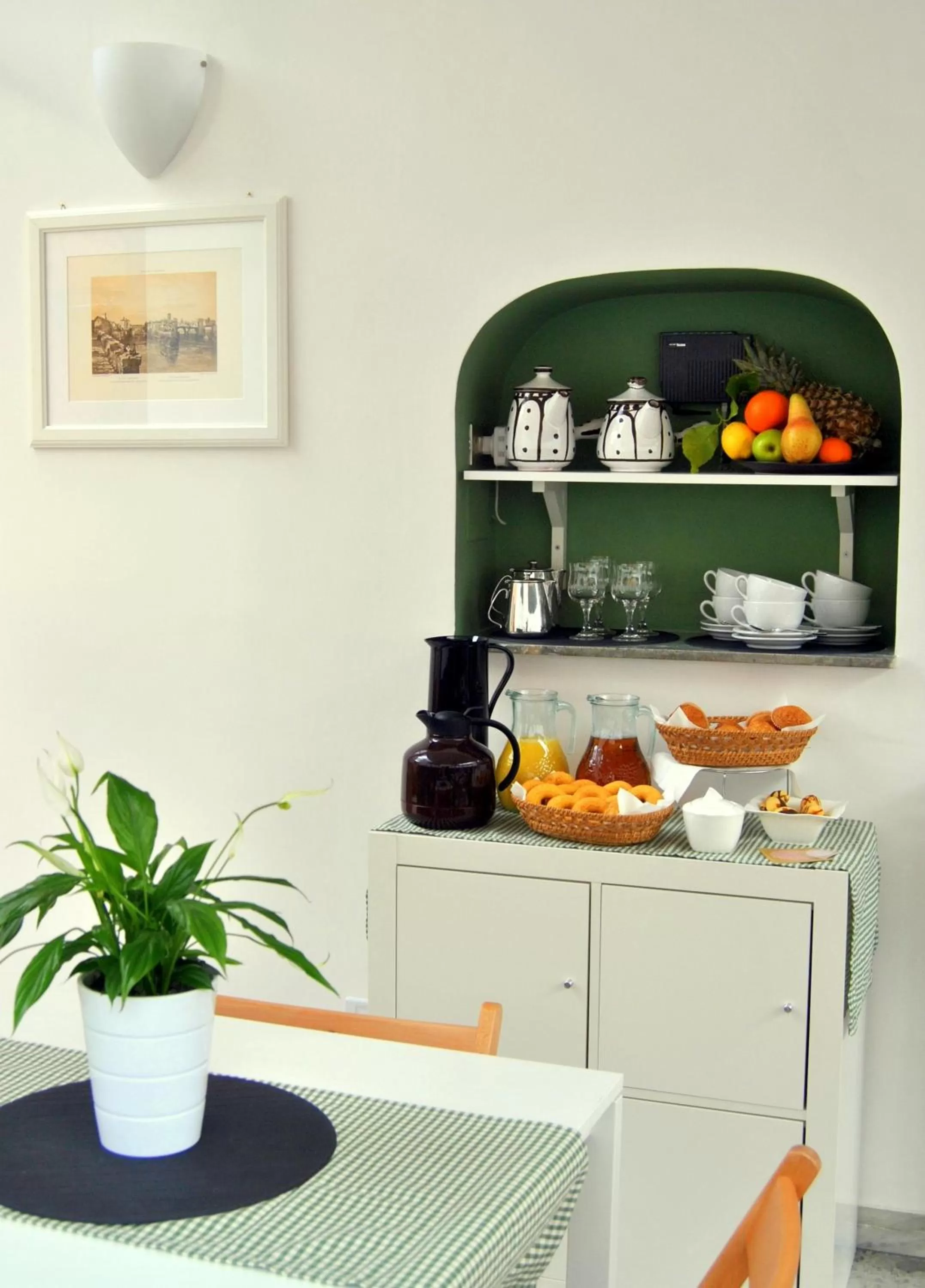 Restaurant/places to eat in Hotel Carmel