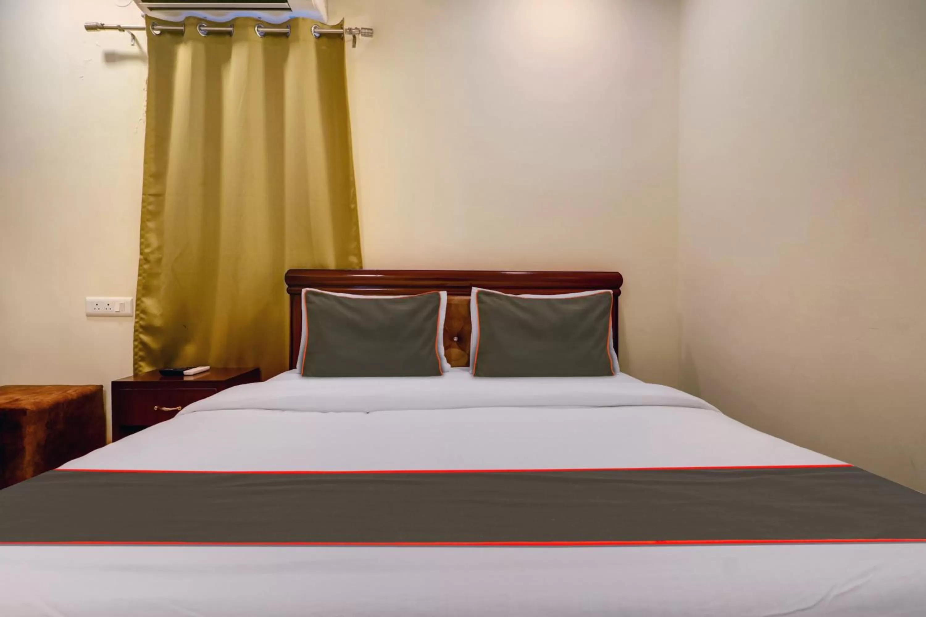 Bedroom, Bed in Super OYO Collection O Halcyon Madhapur