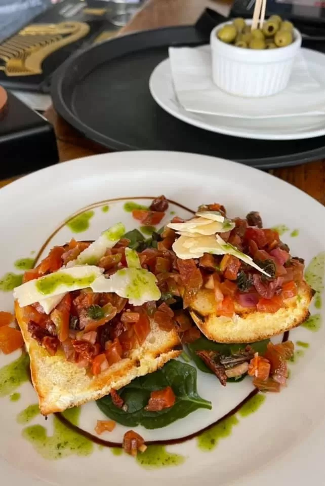 Food and drinks in Beach Green Hotel