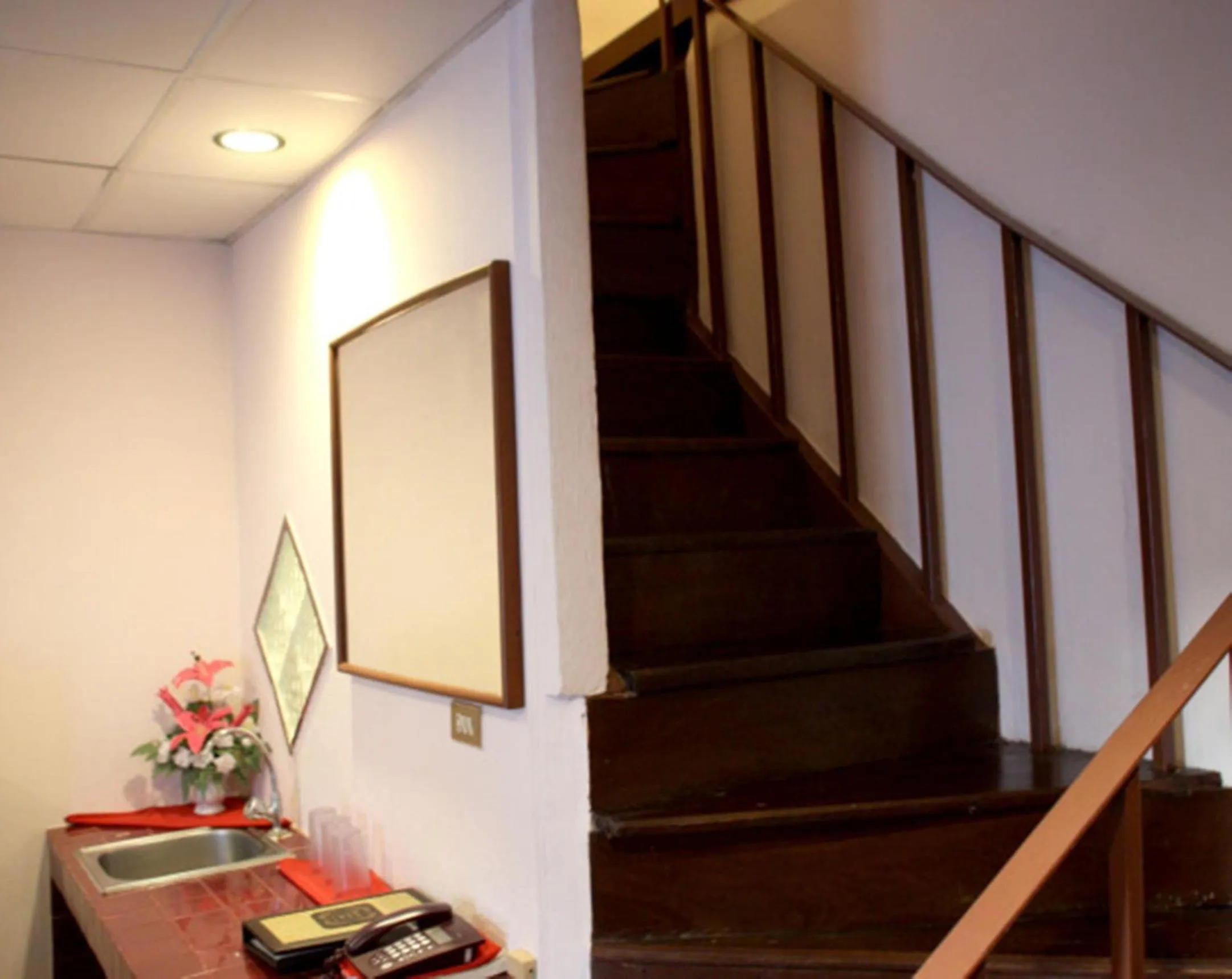 Coffee/tea facilities in Karon Cafe Inn