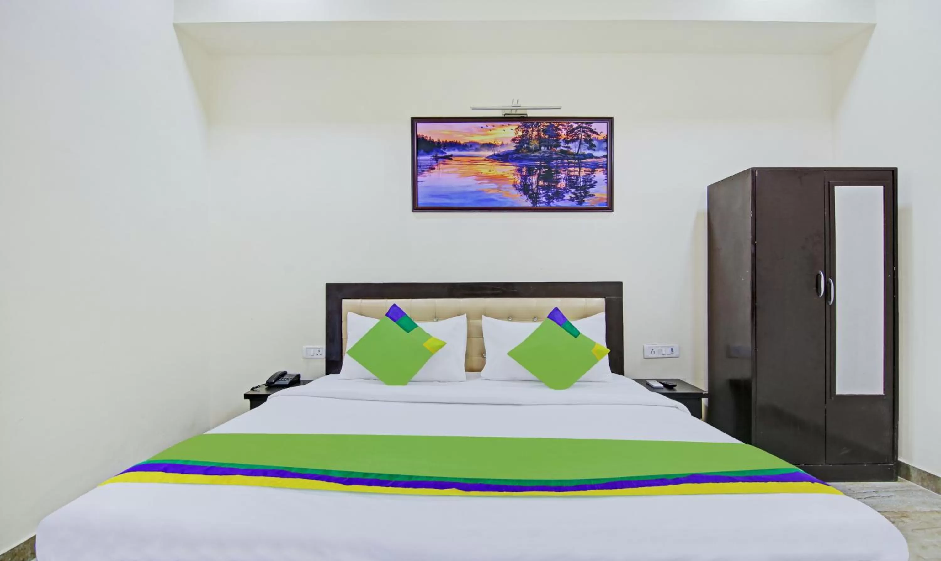 Bed in Treebo Trend Amaya Inn Sector 72