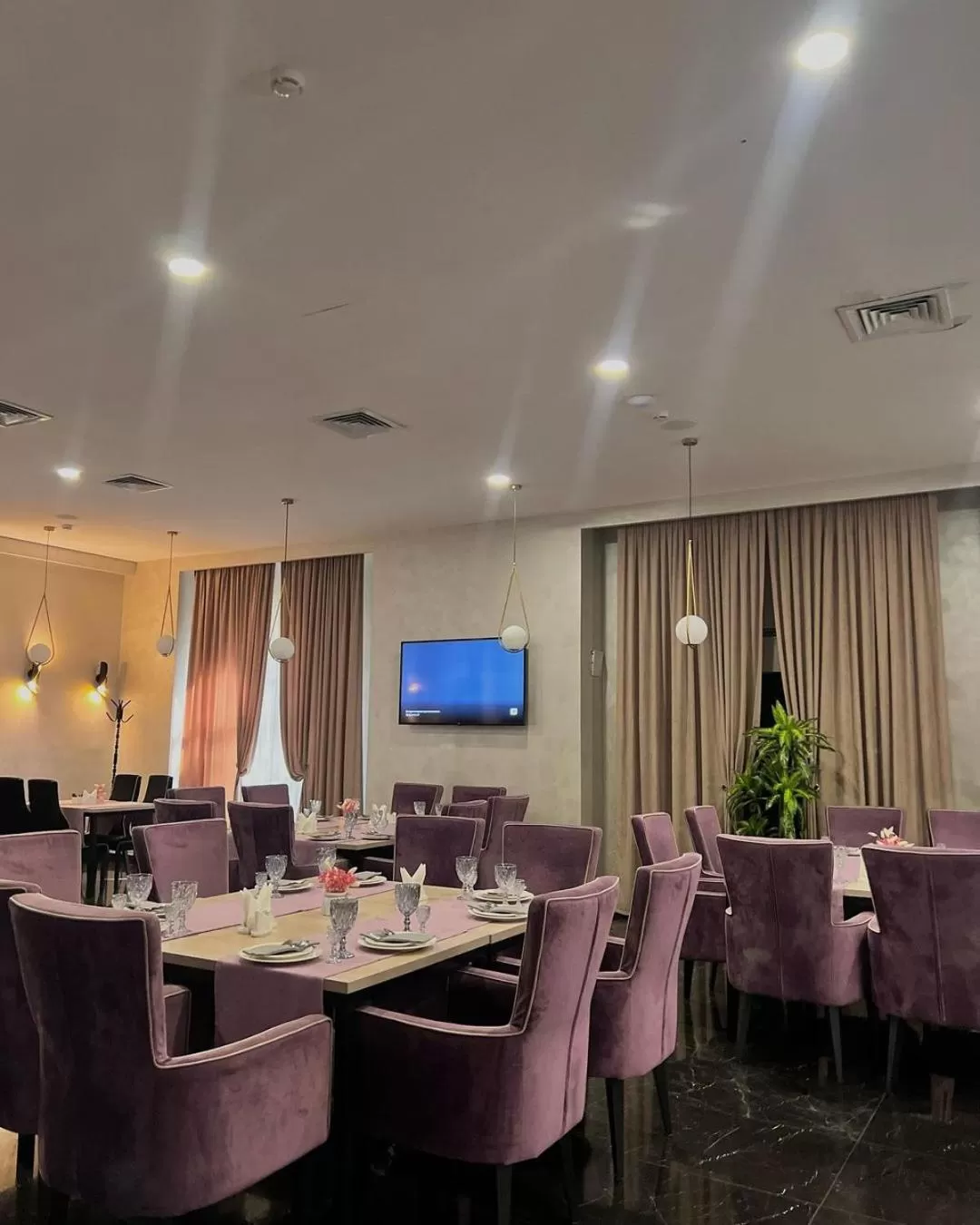 Restaurant/Places to Eat in East Palace Hotel