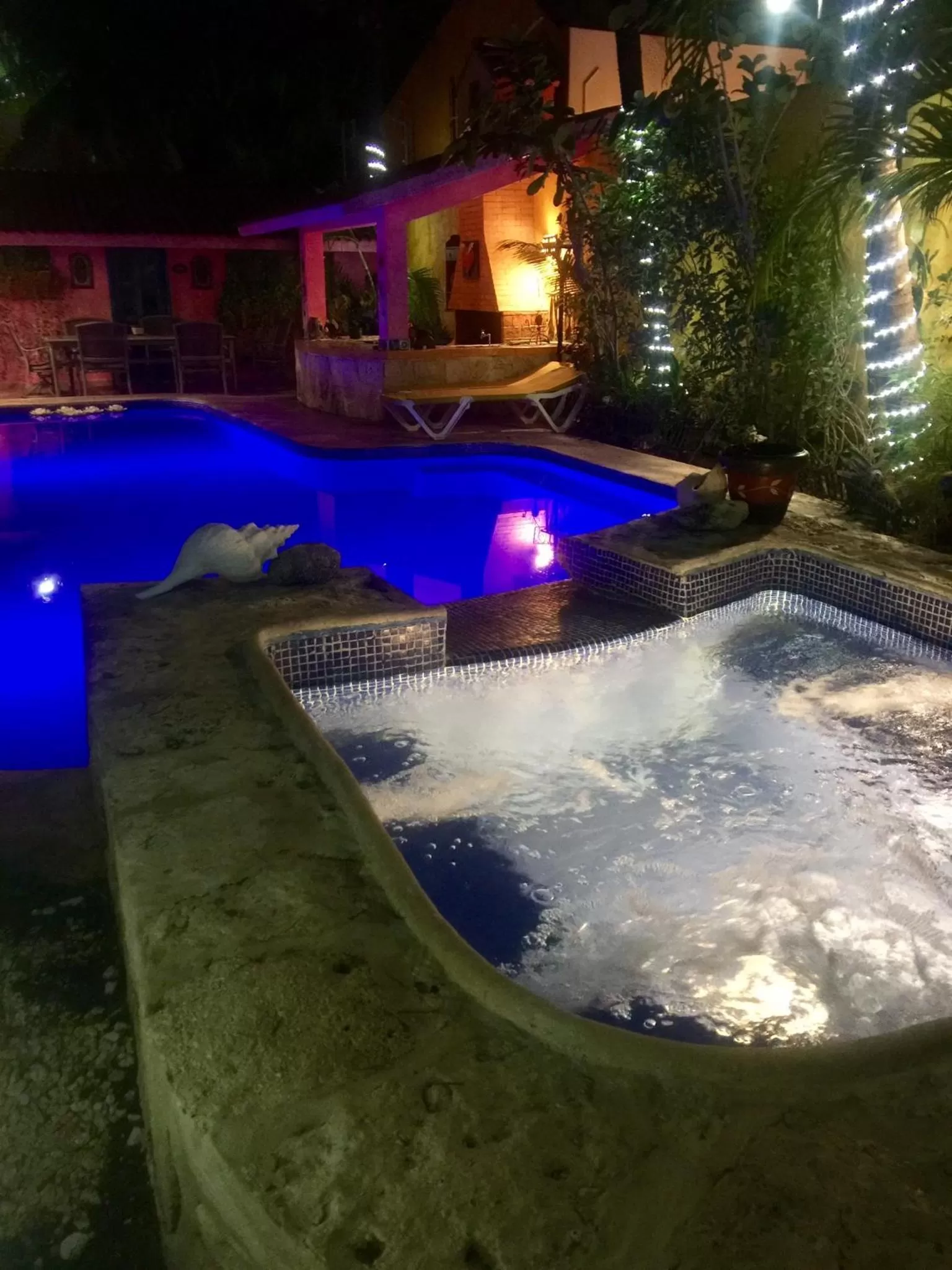 Hot Tub in Hacienda Boutique B&B and Spa Solo Adultos