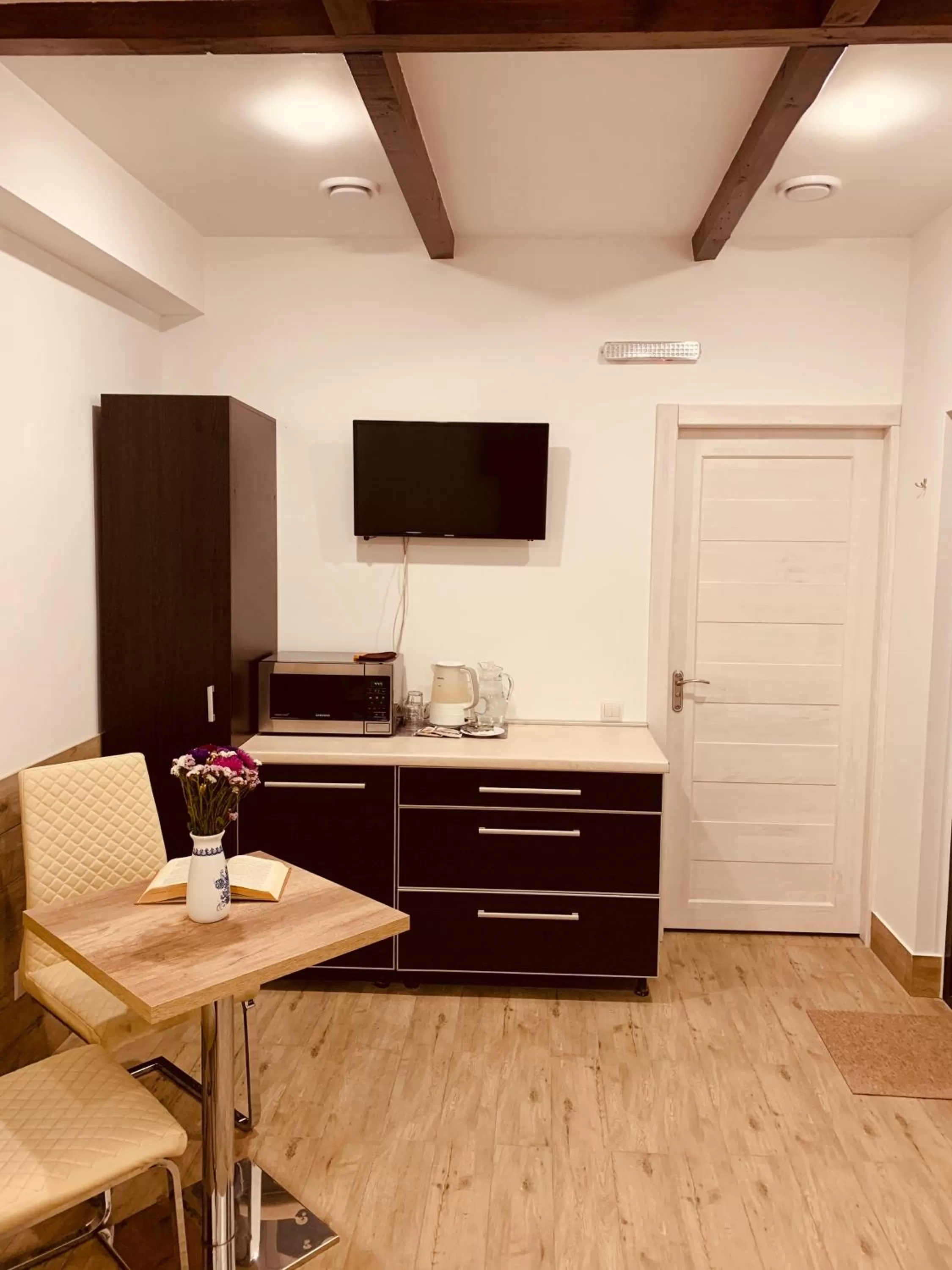 WINE & ROSE BOUTIQUE HOTEL