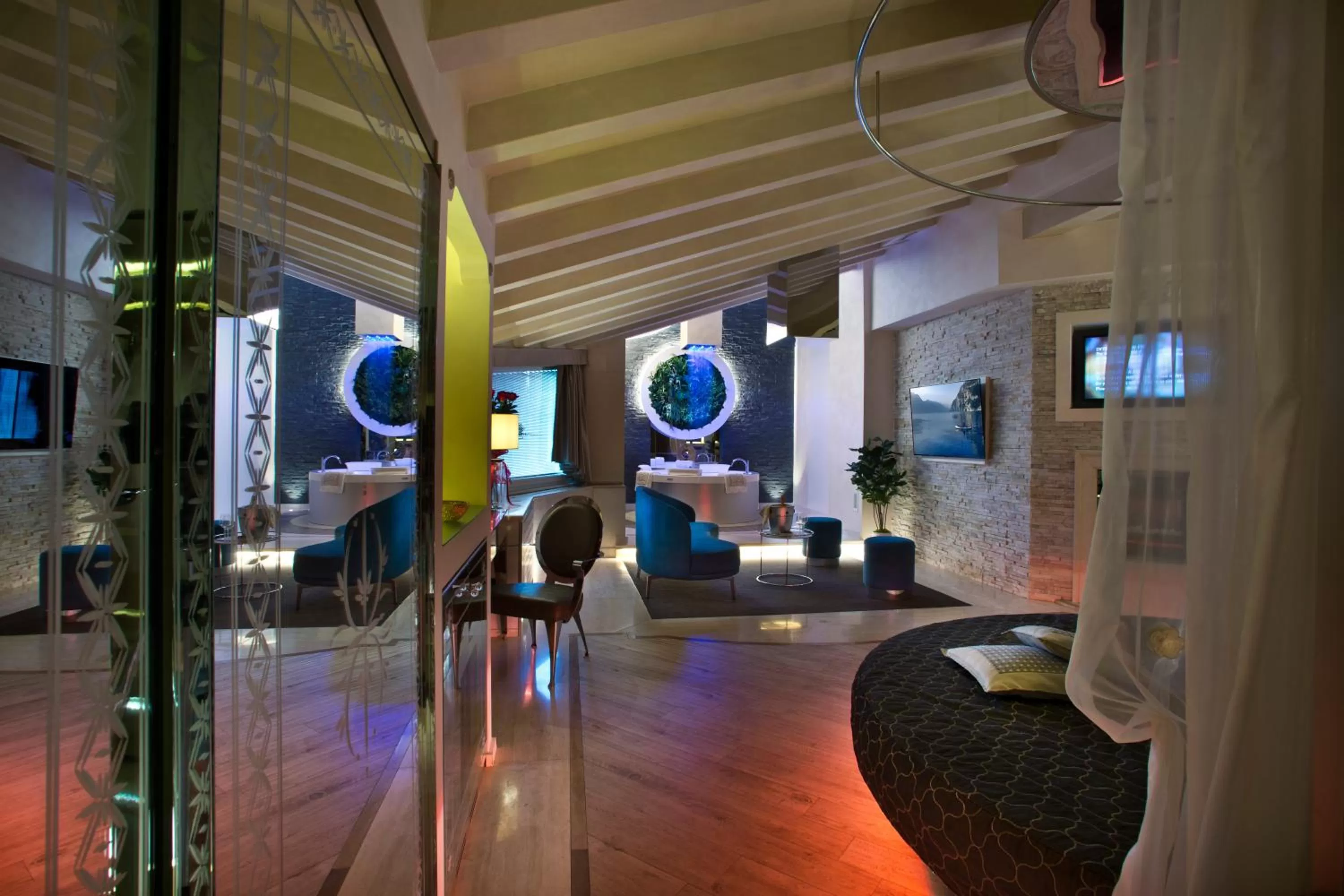 Vip's Motel Luxury Accommodation & Spa