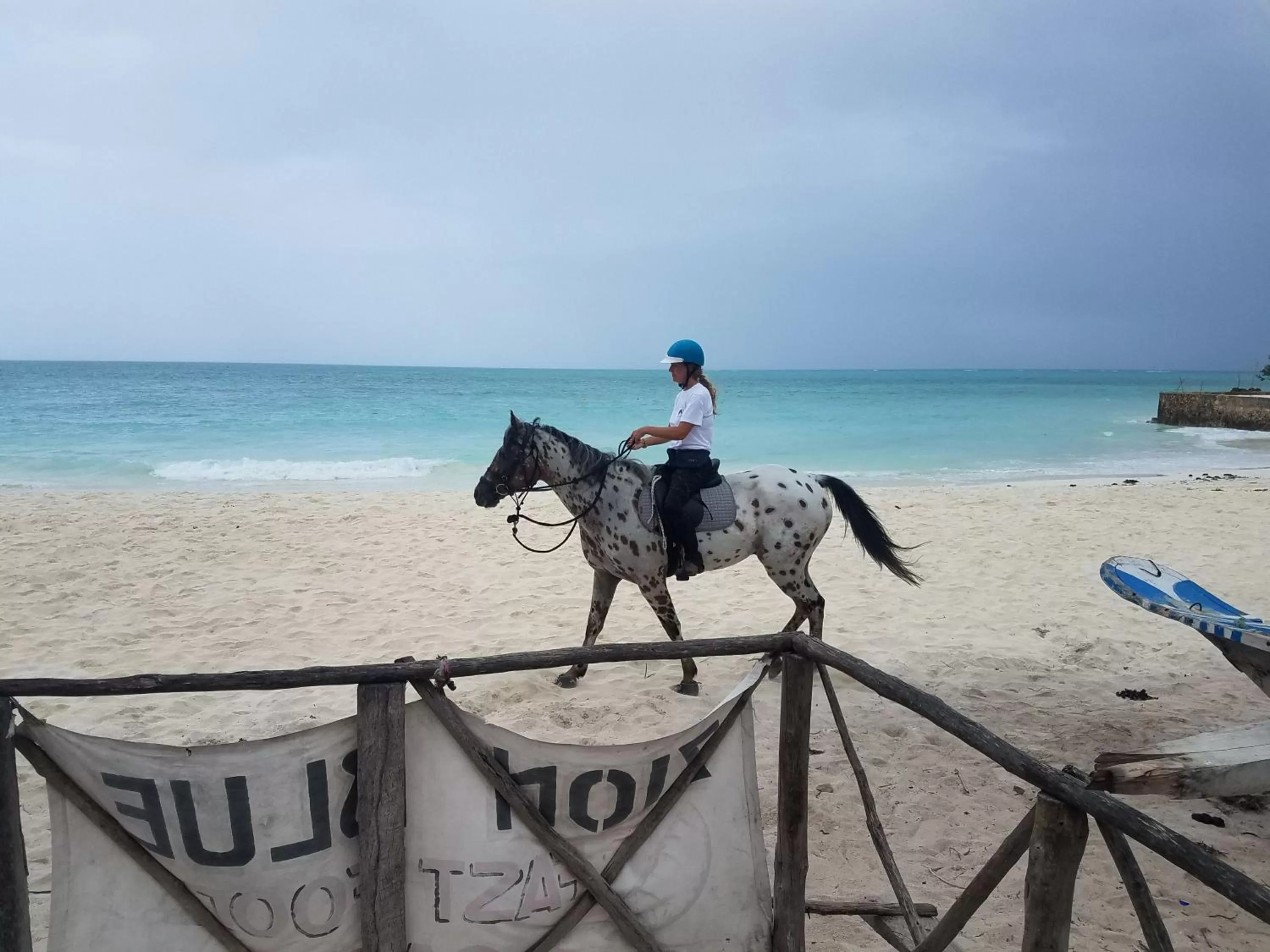 Baraka Aquarium Bungalows