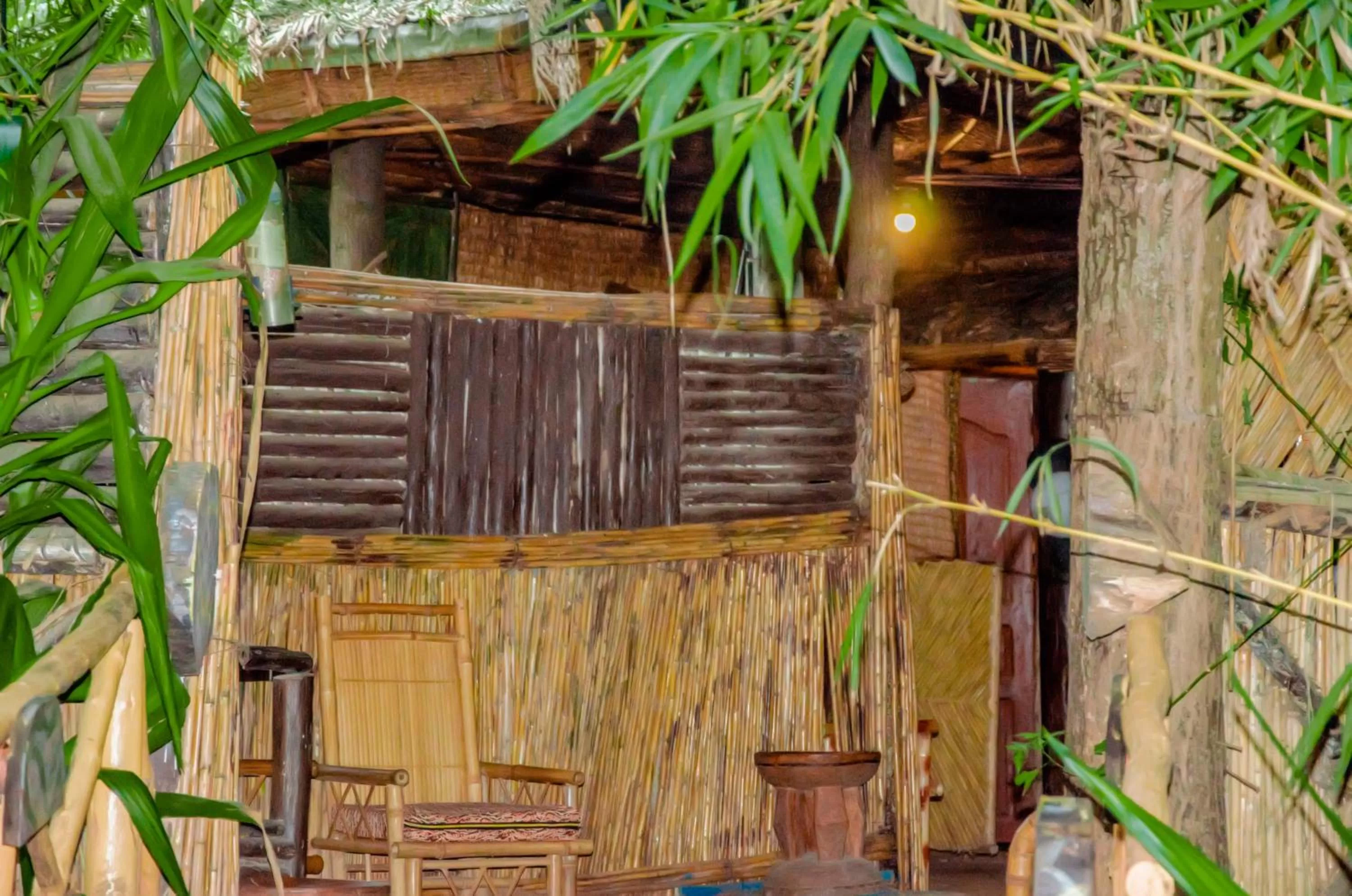 Restaurant/places to eat in Fravan Eco Resort By Apogee