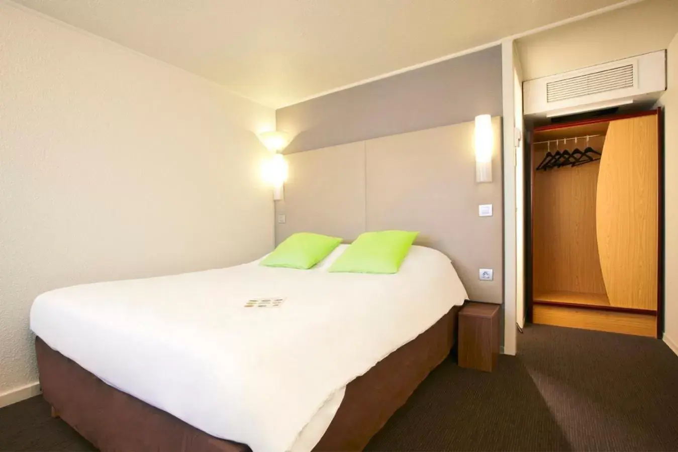 Double Room in Campanile NATURE - Bordeaux Sud Gradignan Talence Double Room in Campanile NATURE - Bordeaux Sud Gradignan Talence