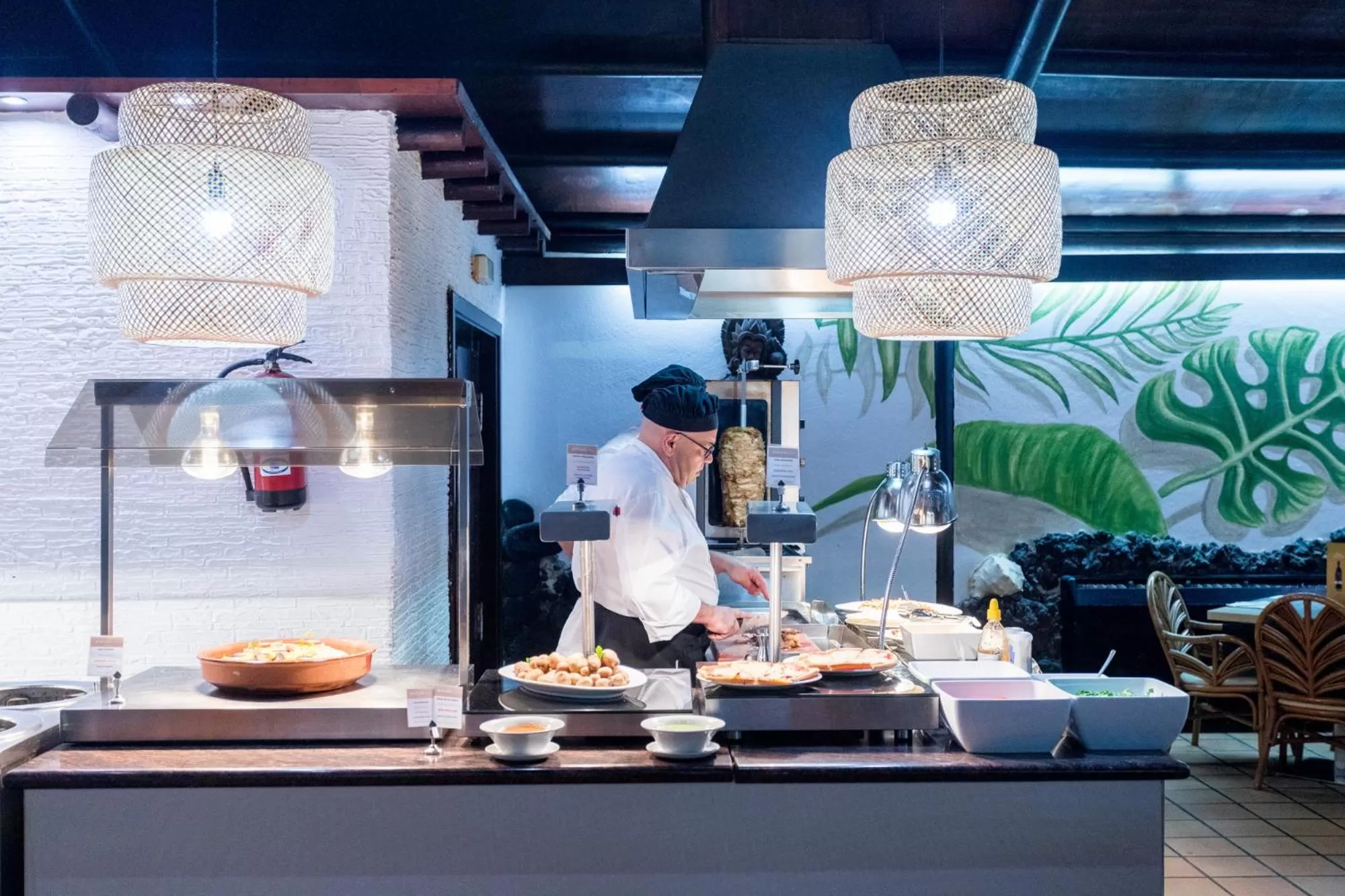 Restaurant/places to eat in Hotel Arena Suite - Adults Only