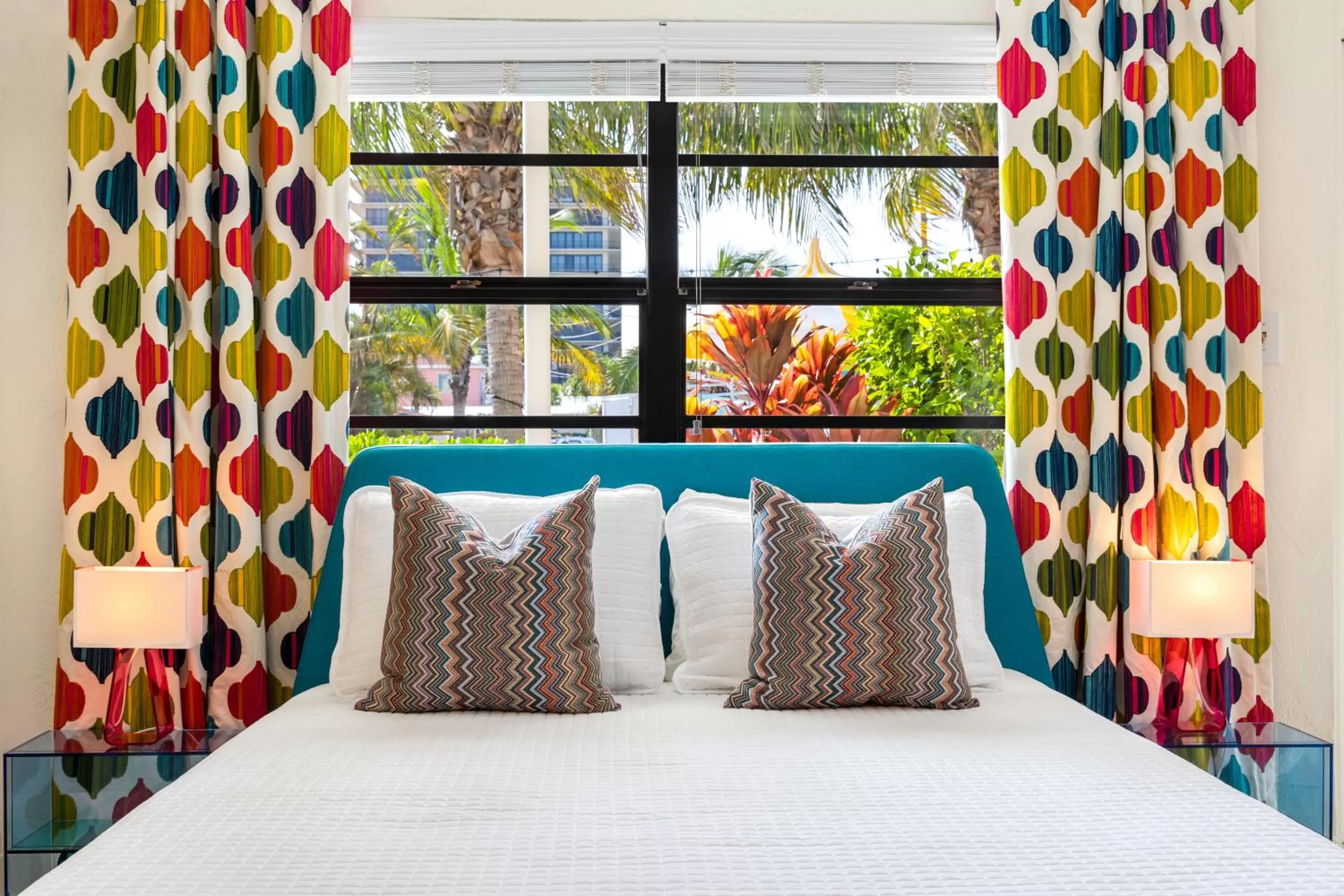 Bed in Sunset Inn and Cottages