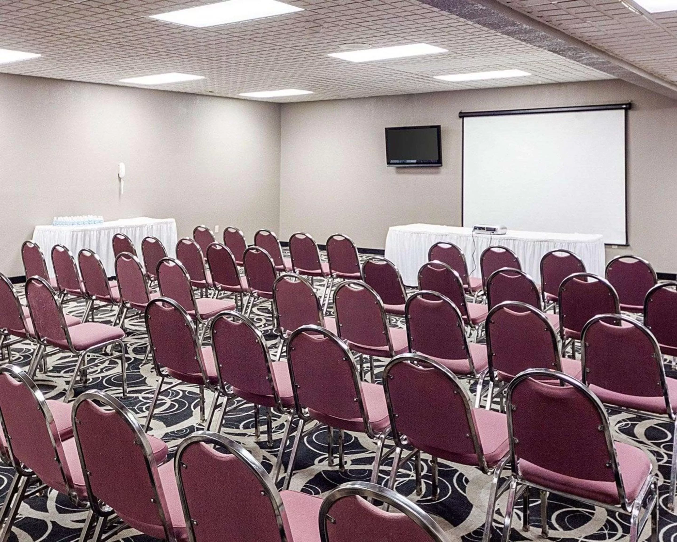 Meeting/conference room in Quality Inn Montpelier